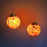 Duo de suspensions Art Déco en verre moucheté multicolore, 1930