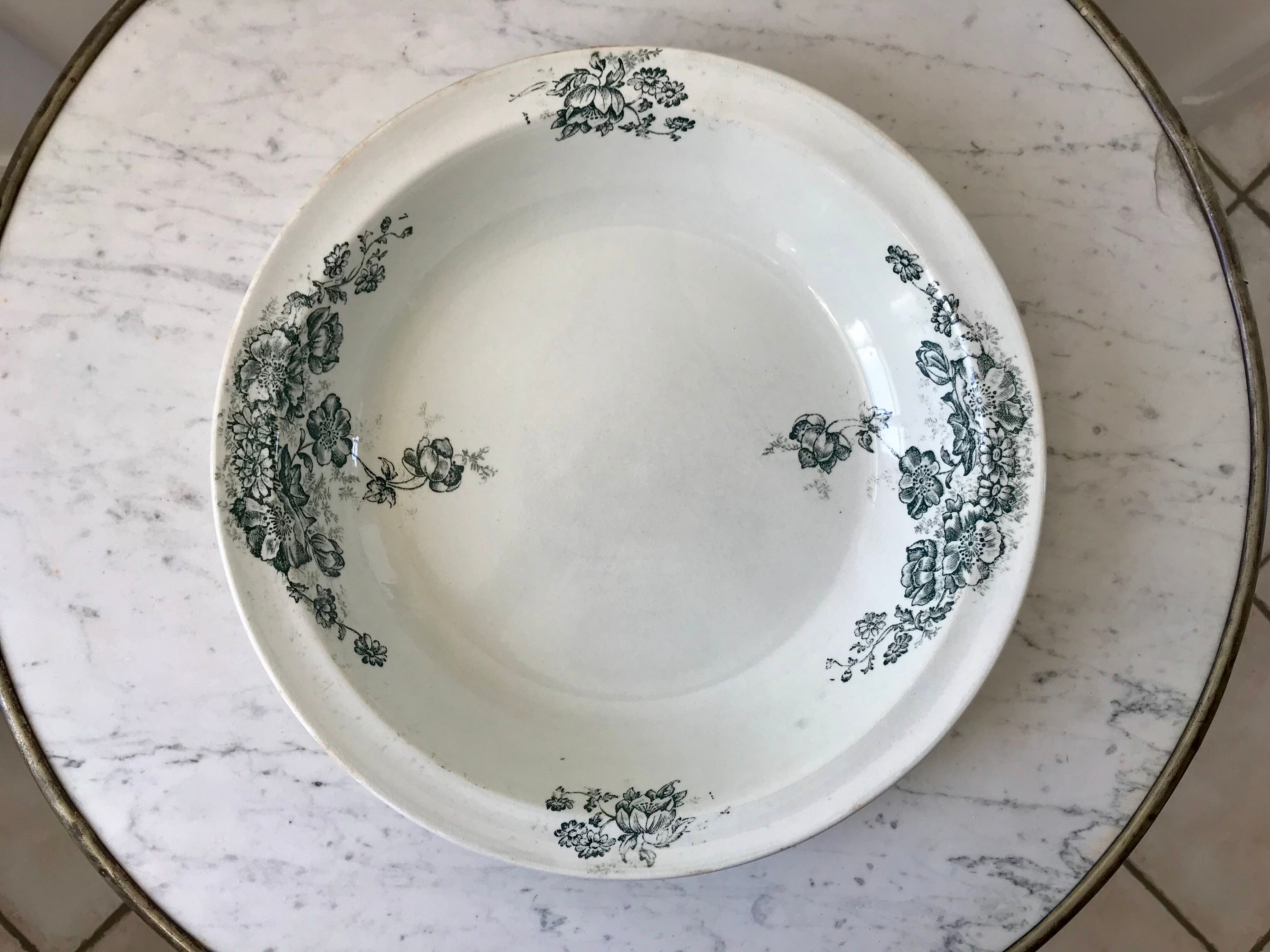 hollow dish in Iron Earth Bertrand Bordeaux model "Anémone" late nineteenth