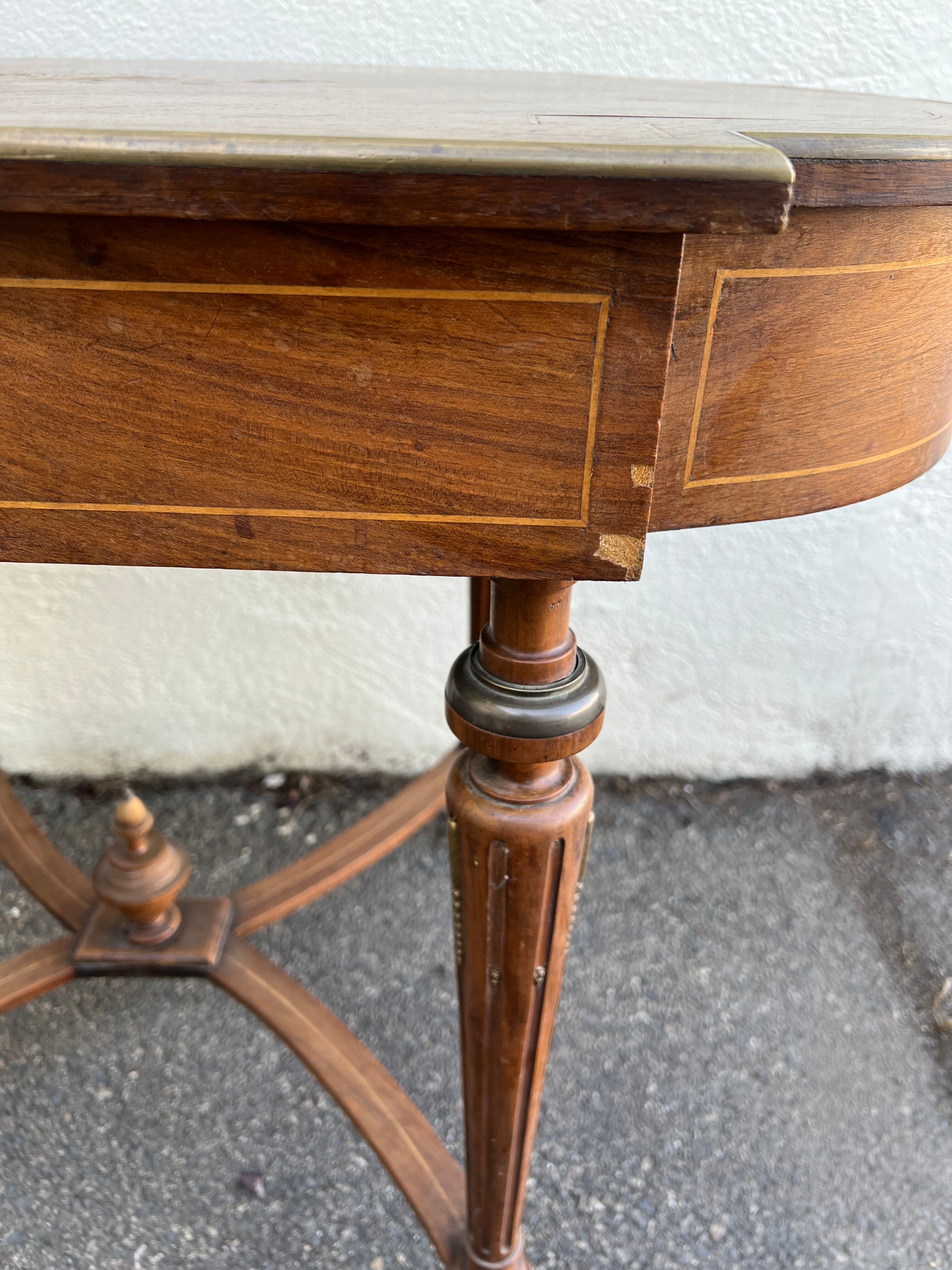 Bureau style Louis XVI