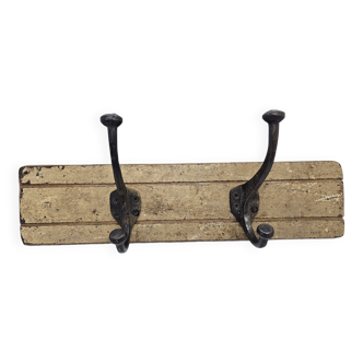 Solid teak coat hook with 2 double cast iron hooks