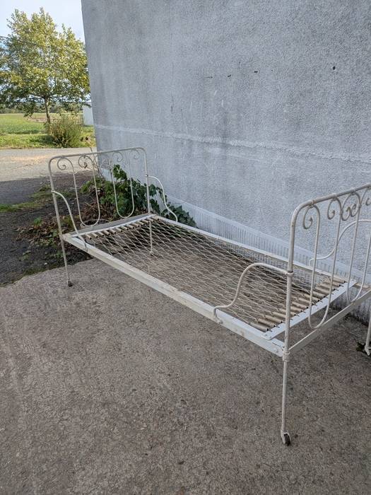 Wrought iron bed, bench