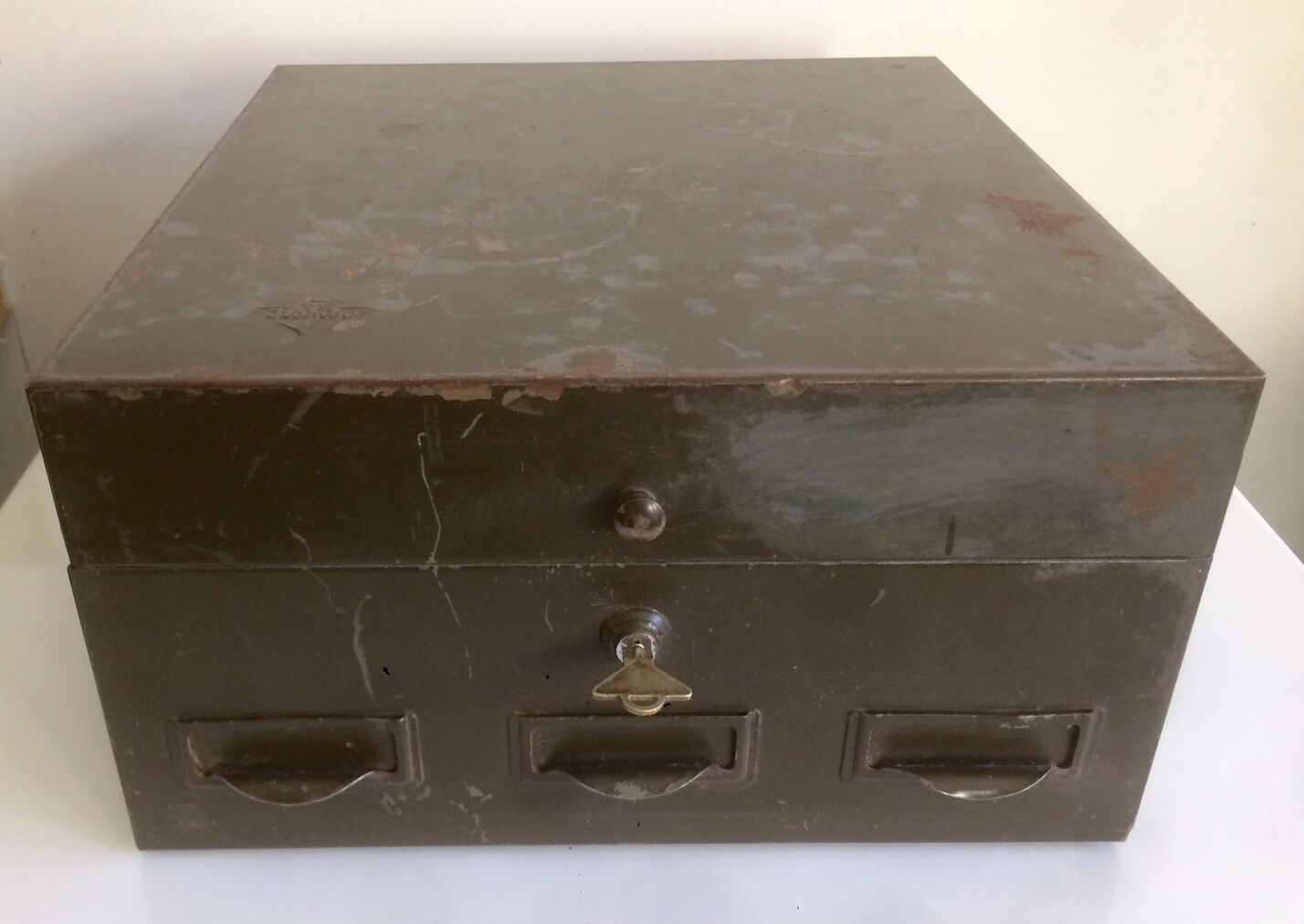 Caisse de rangement ancienne Flambo