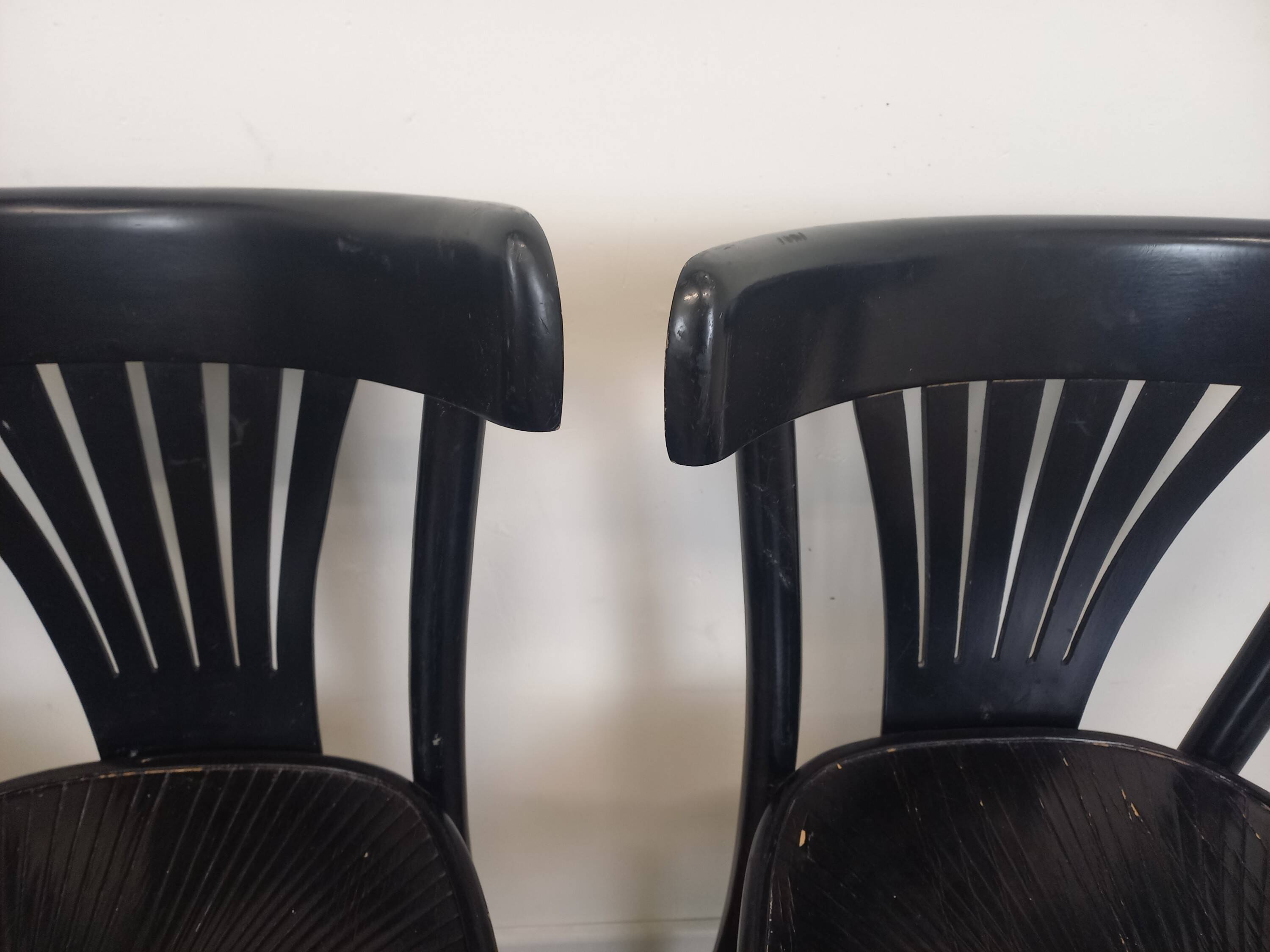 4 chaises bistrot noires