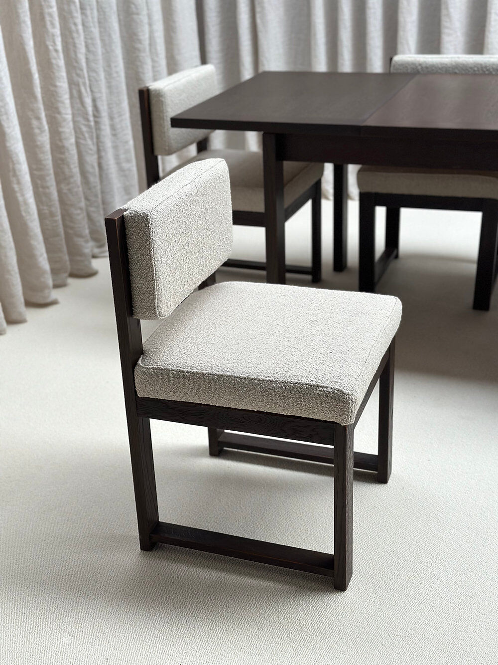 Dining set with 6 chairs and table, Roger Vanthournout, Aurora, Izegem, Belgium, 1970s.