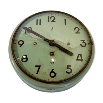 Mechanical wall clock