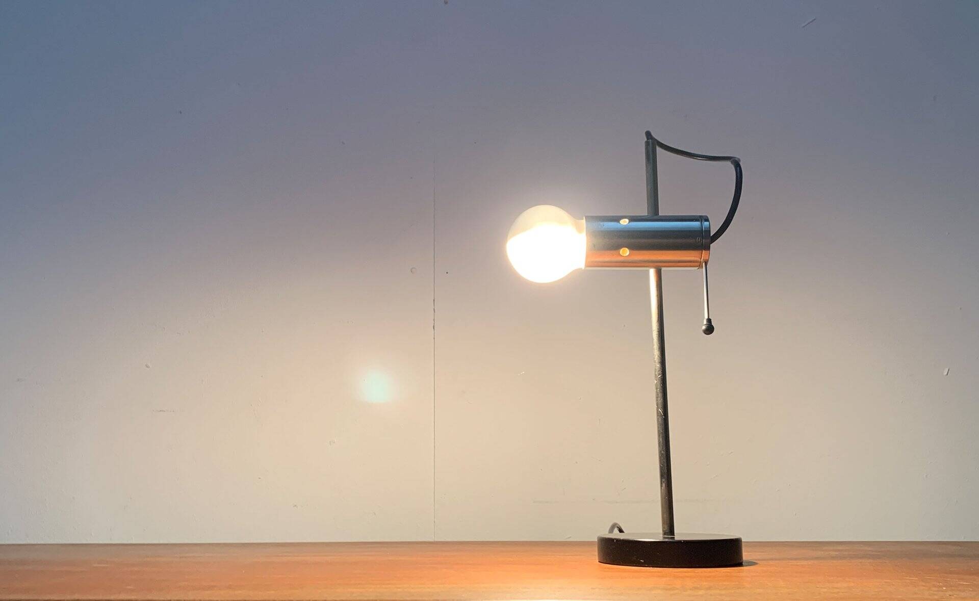 Italian table lamp model 251 from the mid-century by Tito Agnoli for Oluce, 1950s.
