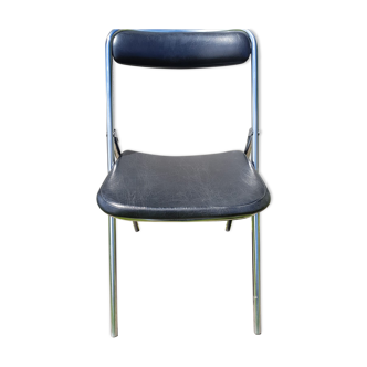 Former metal fold chair