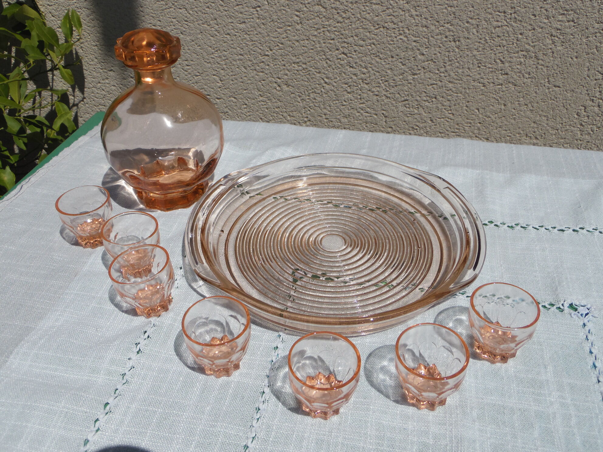 Service a pink blush liqueur