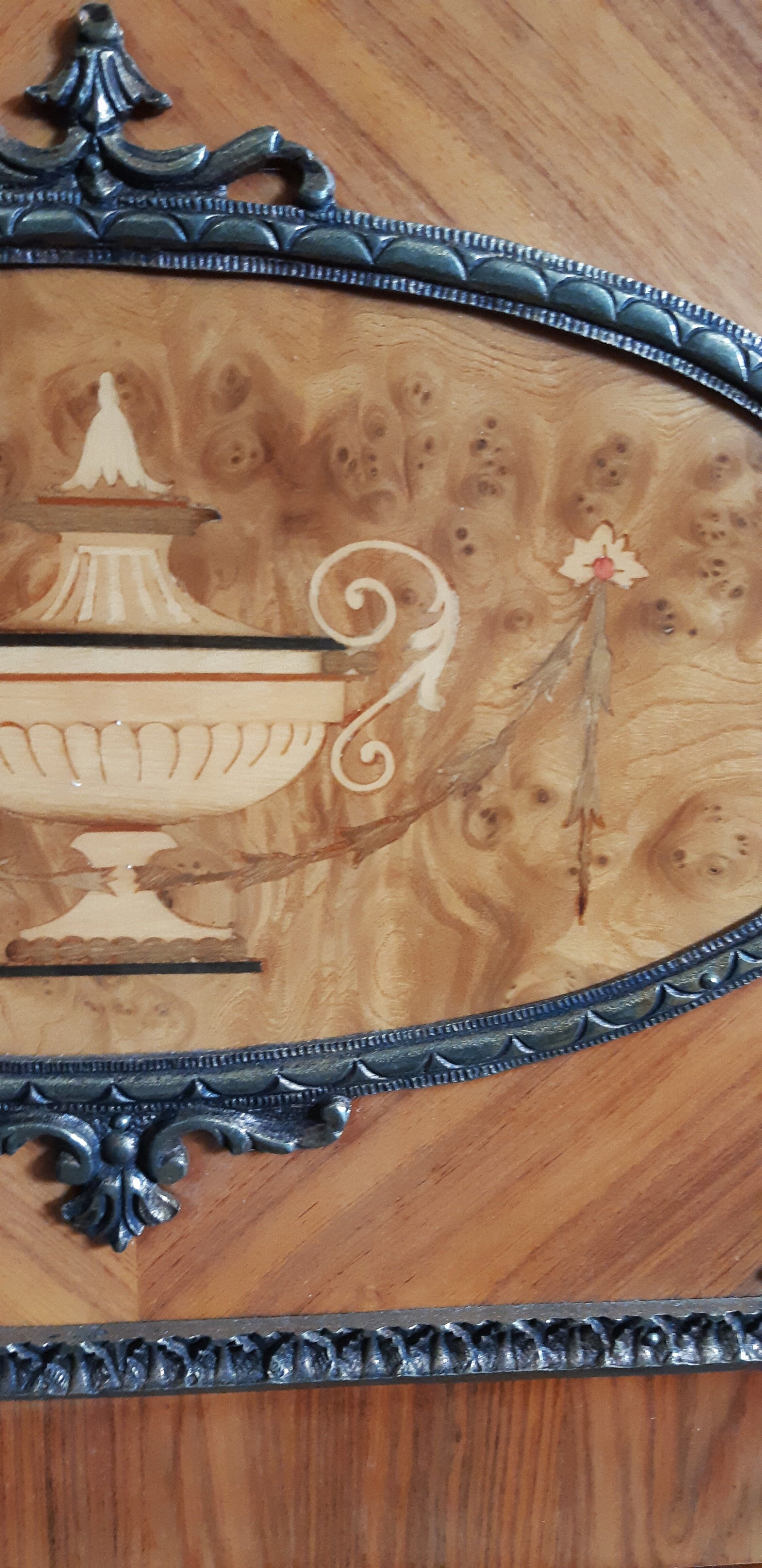 Showcase Louis XVI style, twentieth realization, signed cabinetmaking JP Ehalt of very good quality.
