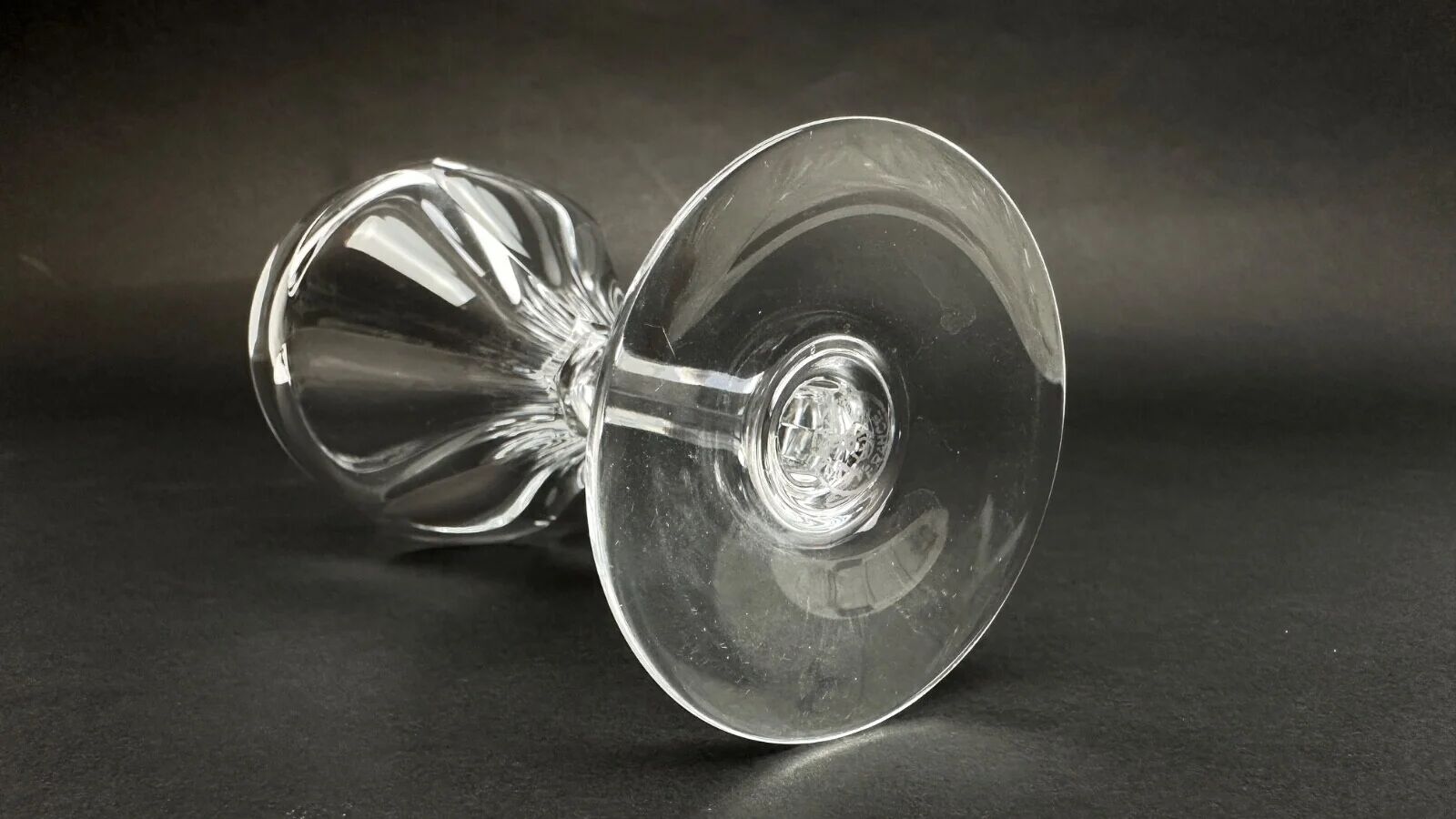 Baccarat, suite de 9 verres à porto modèle Duchesse de Dino