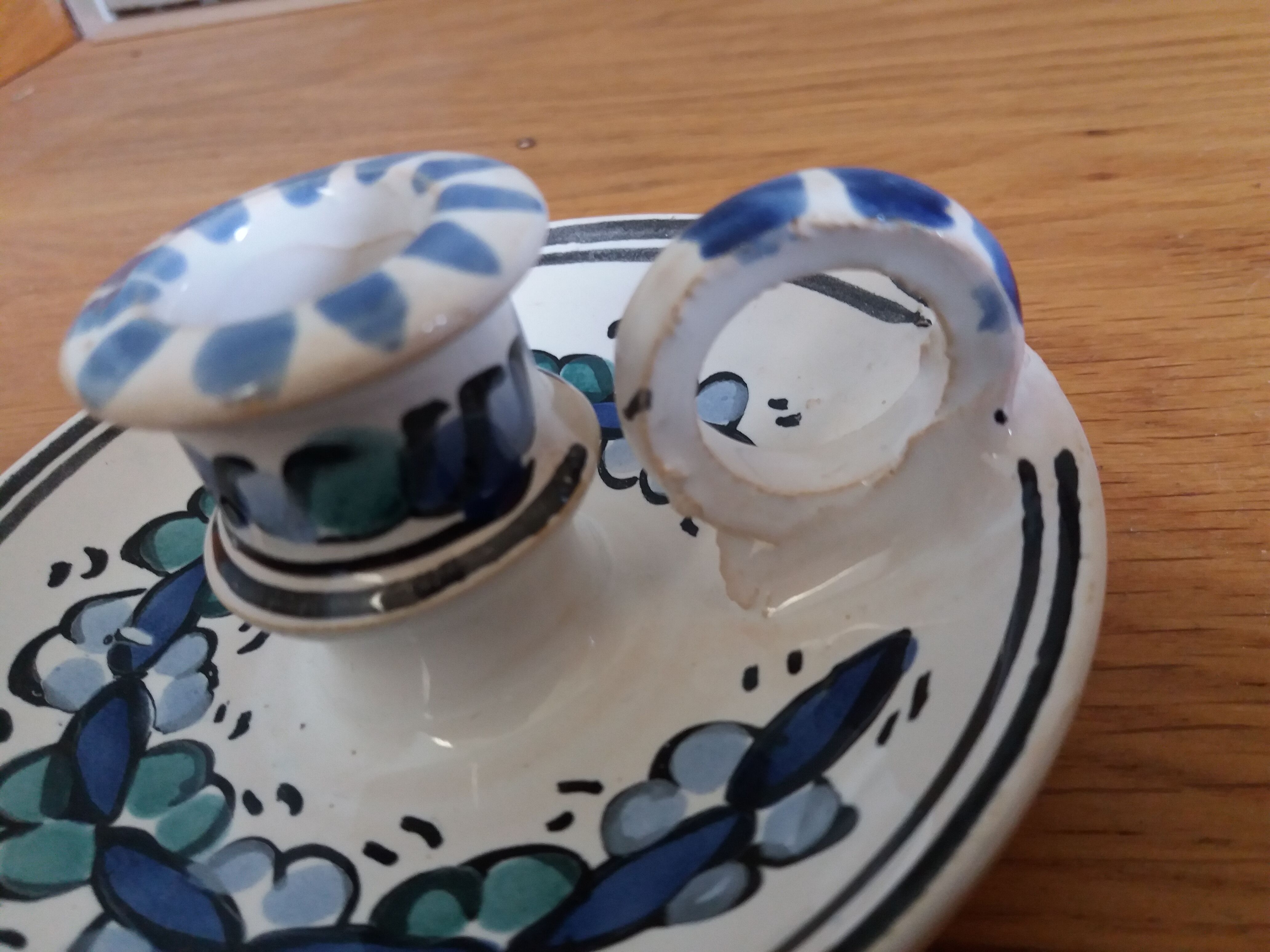 Cellar rat candle holder