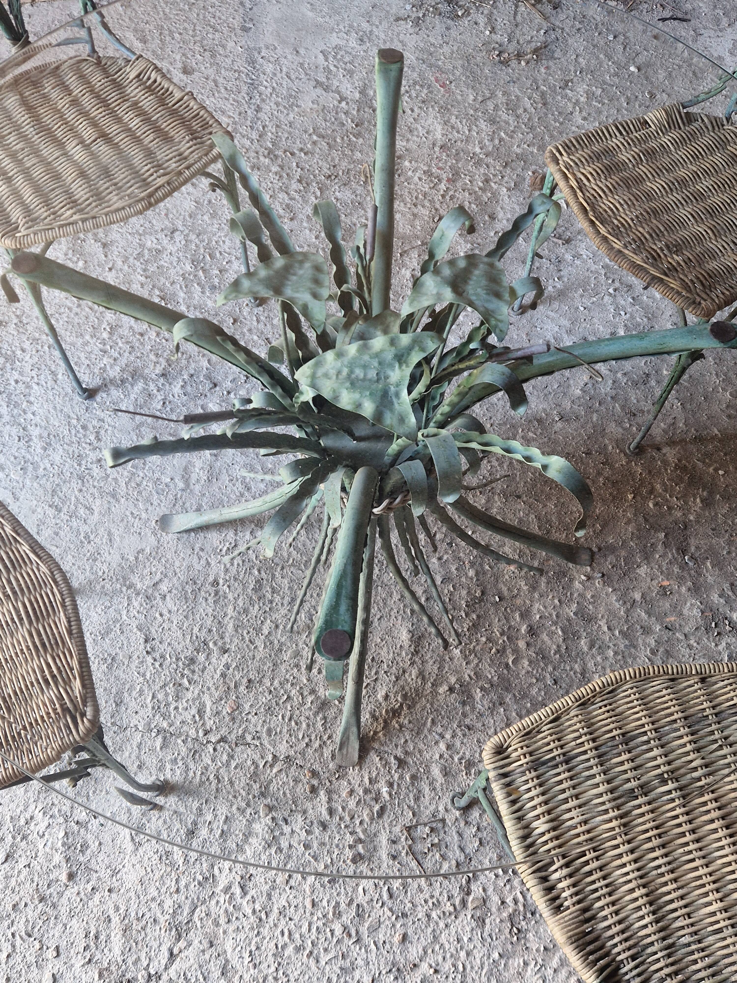 Round glass table & 4 chairs