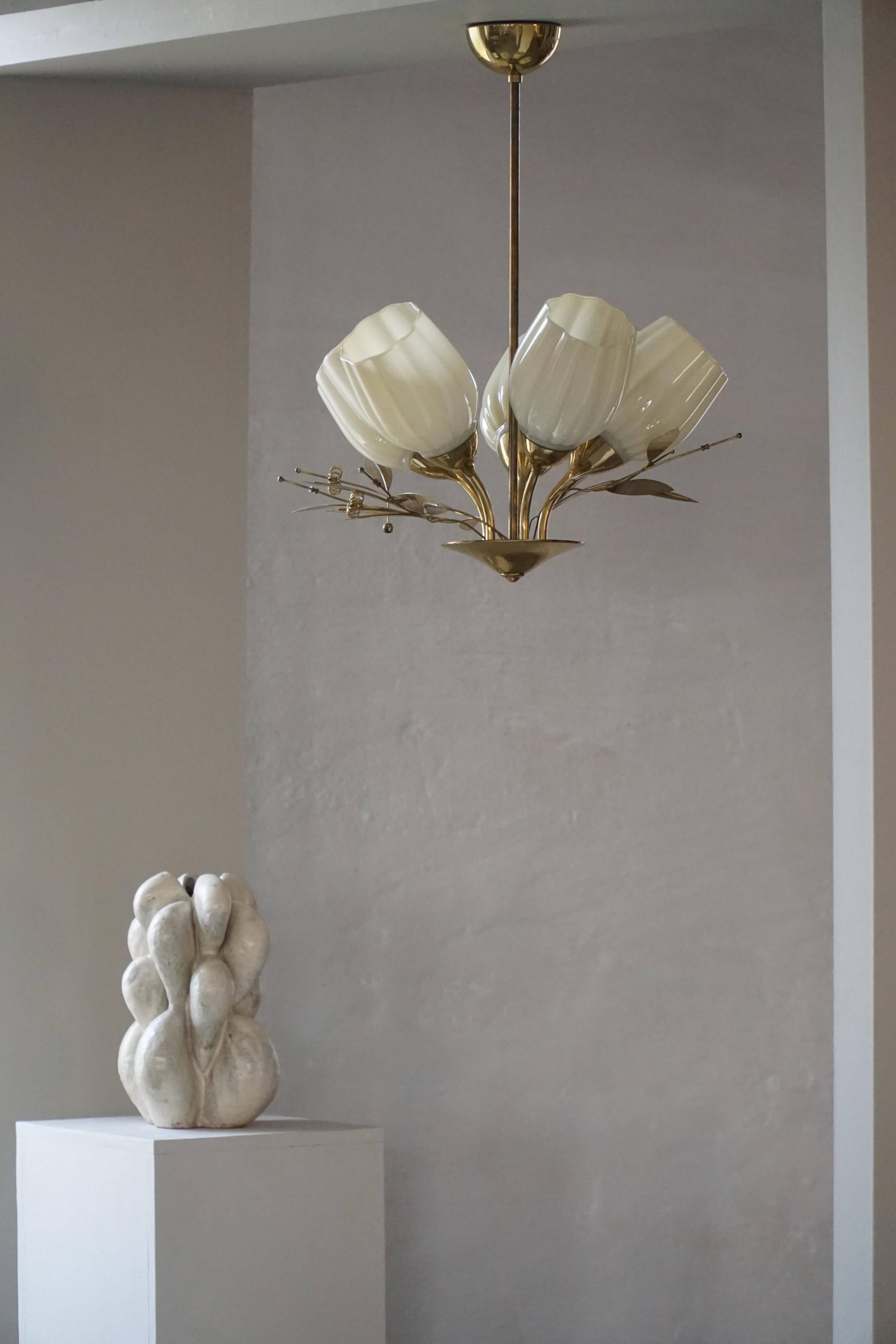 Ceiling lamp with five lights in mid-century modern style, opal glass shade, Itsu, Finland.