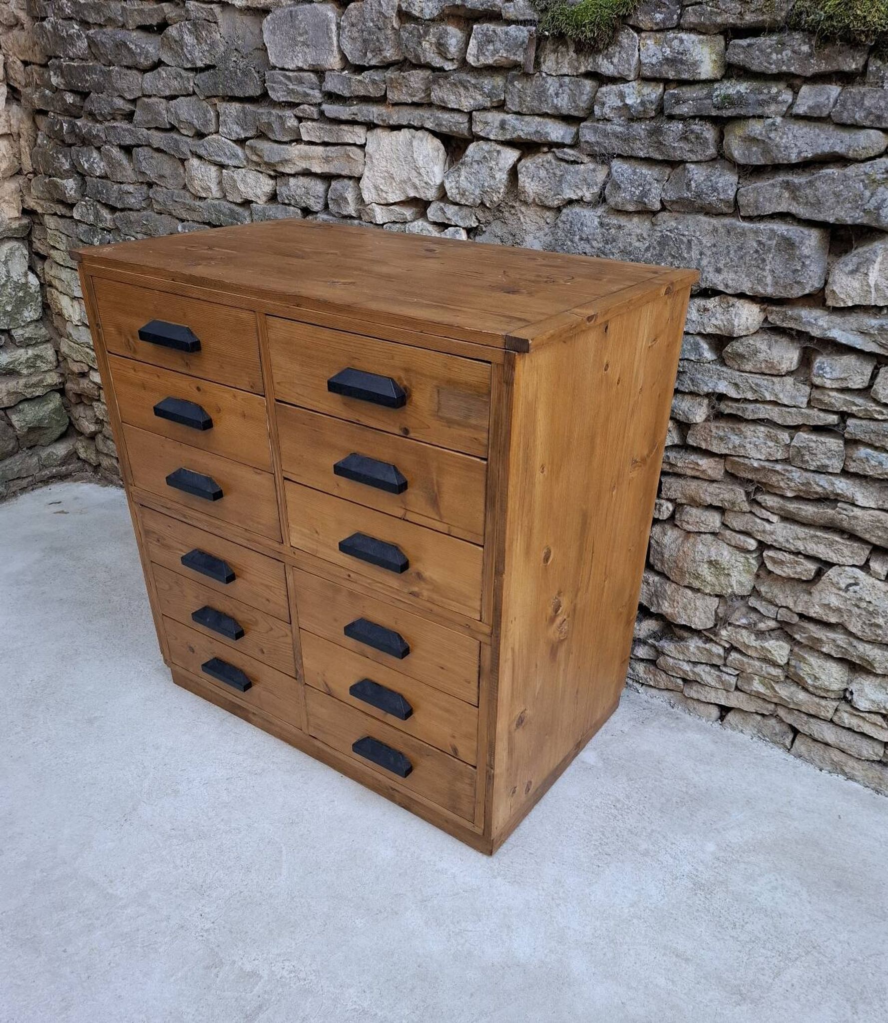 Meuble de métiers à 12 tiroirs