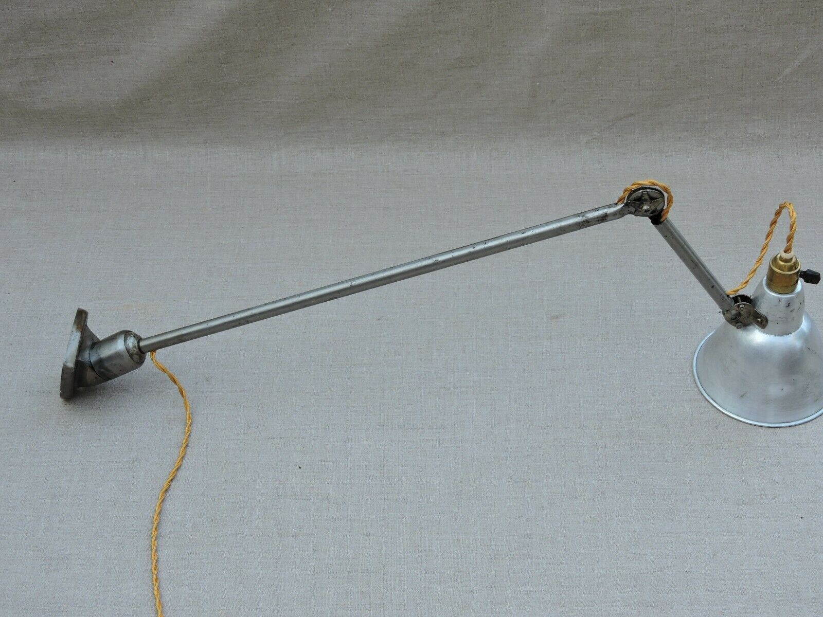 Vintage lamp apply mazda large model workshop wall