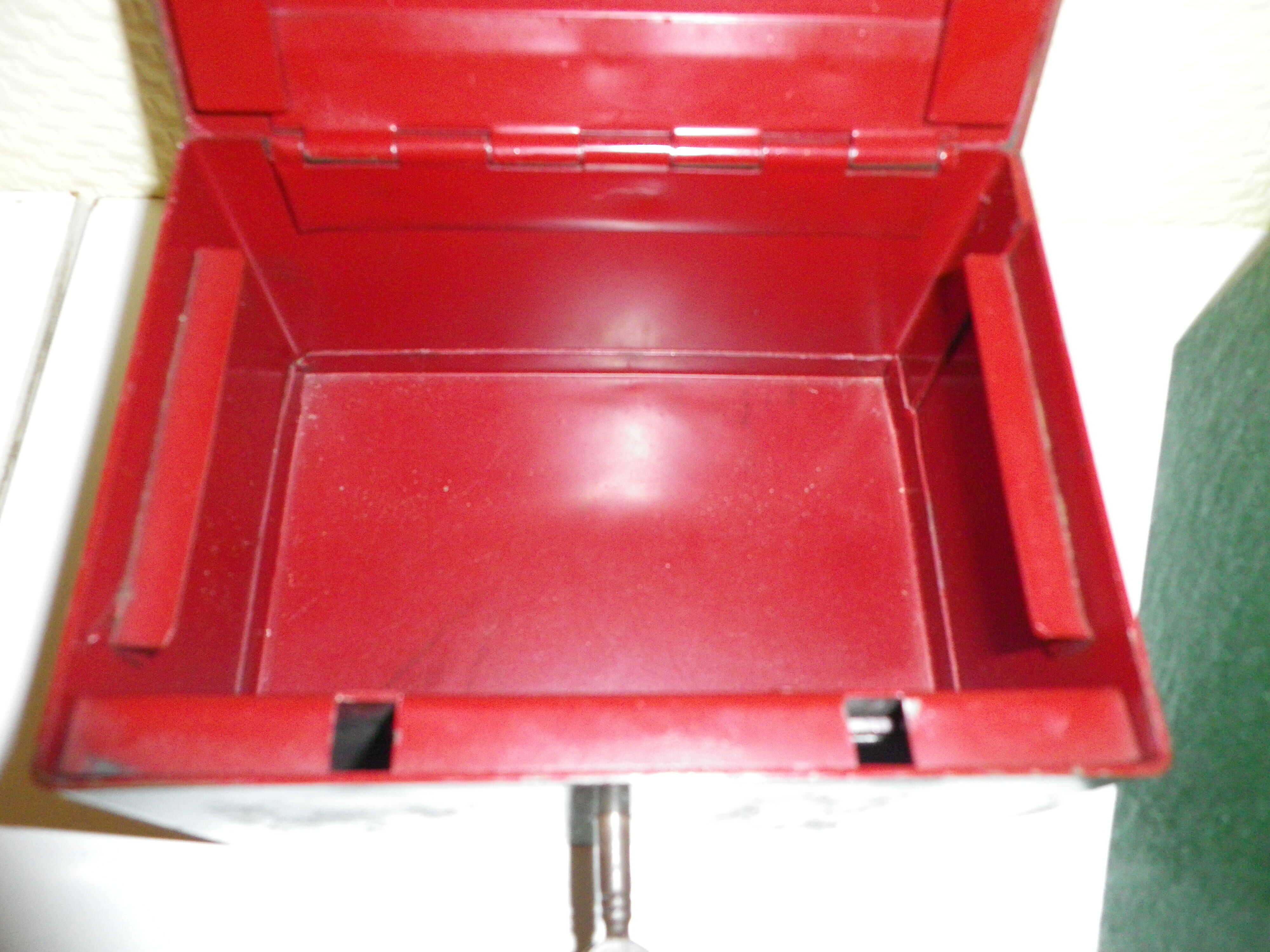 2 crates safes Beaumont - 1950s