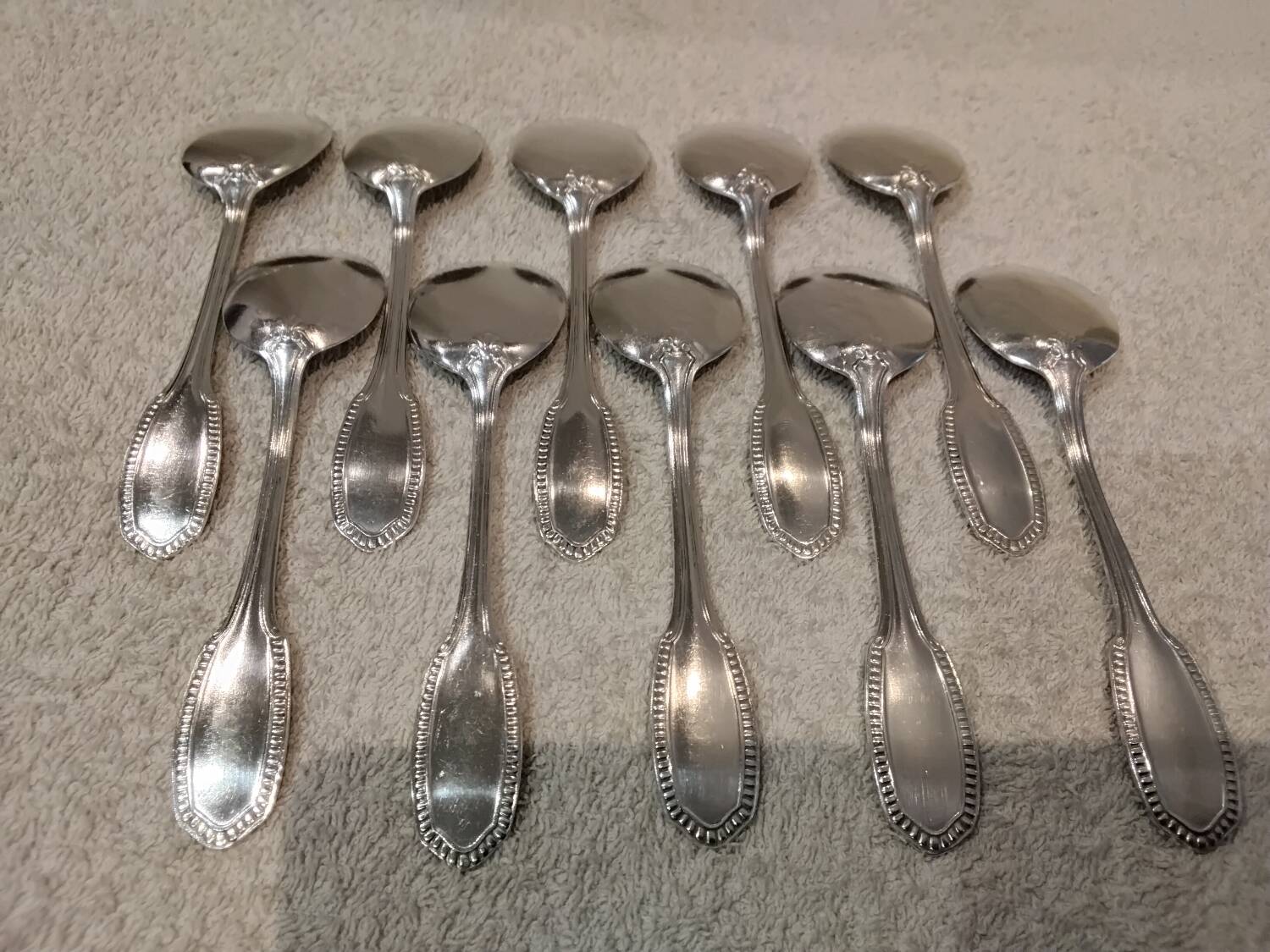 10 silver-plated metal ice scoops, silversmith Saglier Frères, gadroons