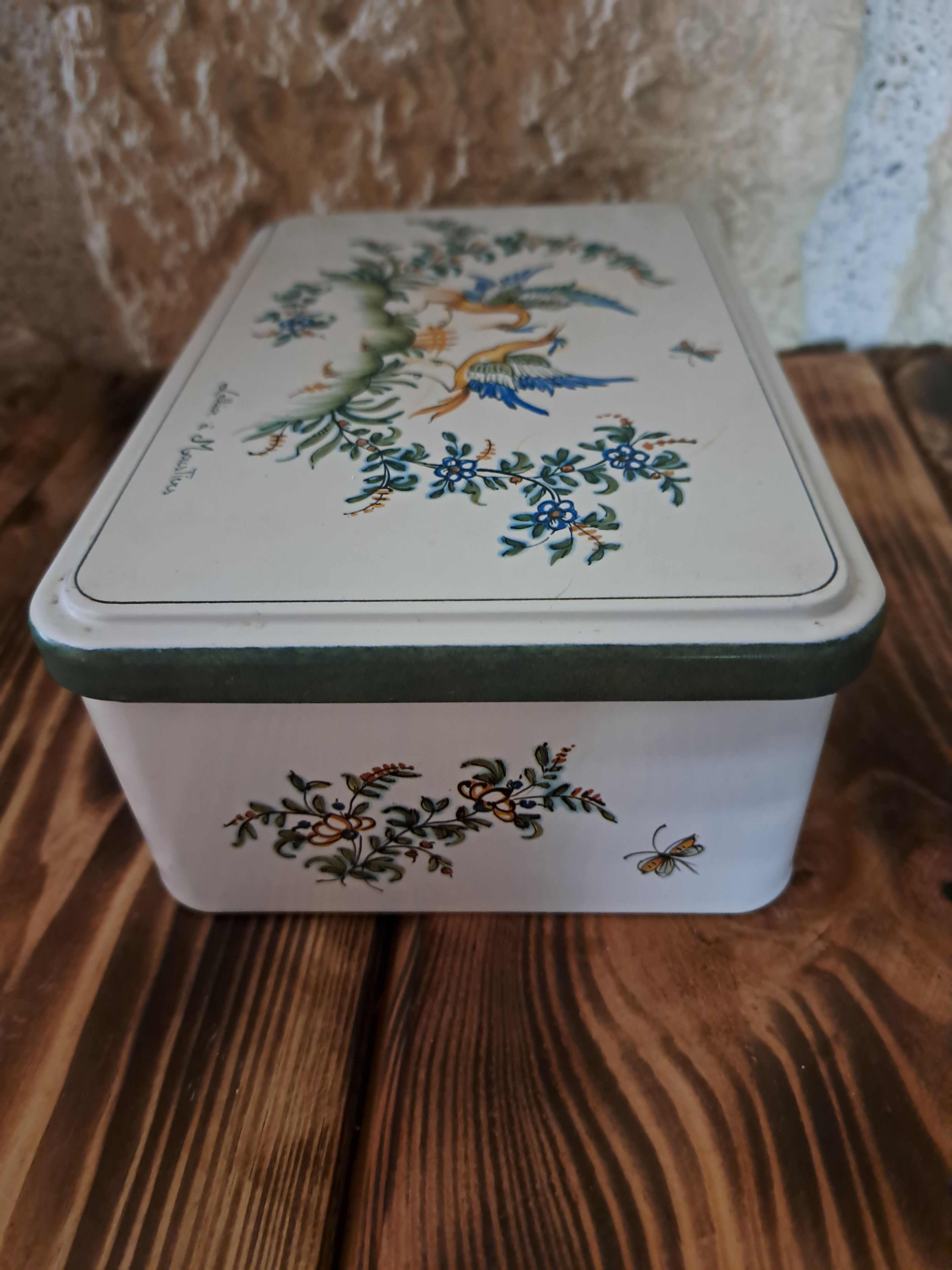 Massilly metal sugar box reproduction Moustiers