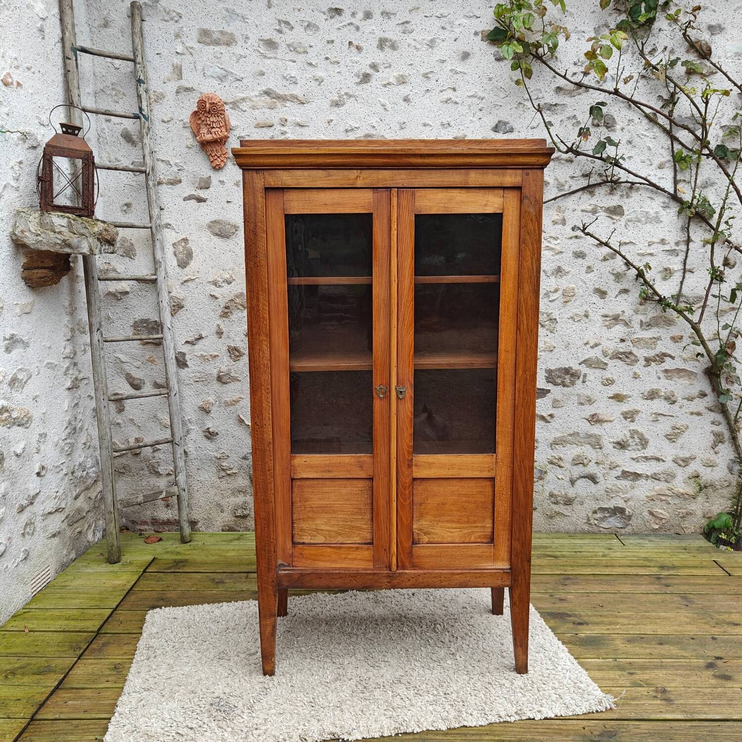 Old display case library