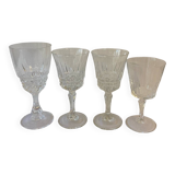 Set of 4 stemmed glasses
