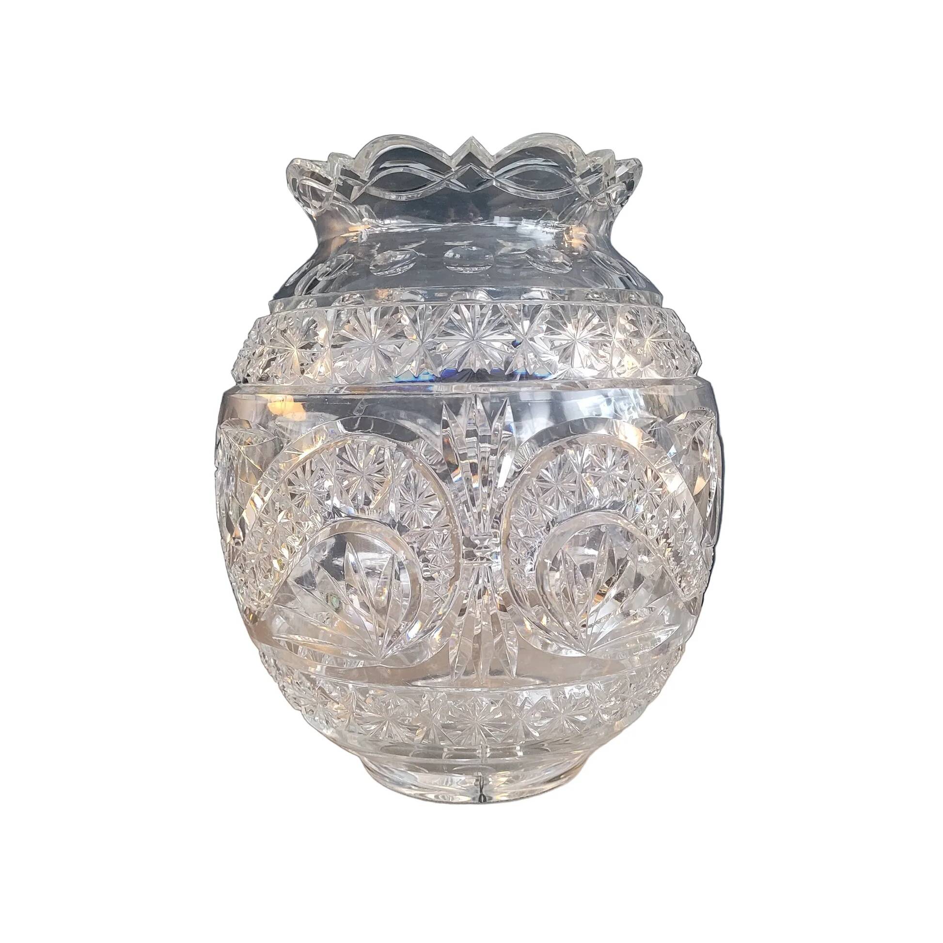 Large round vase in cut crystal