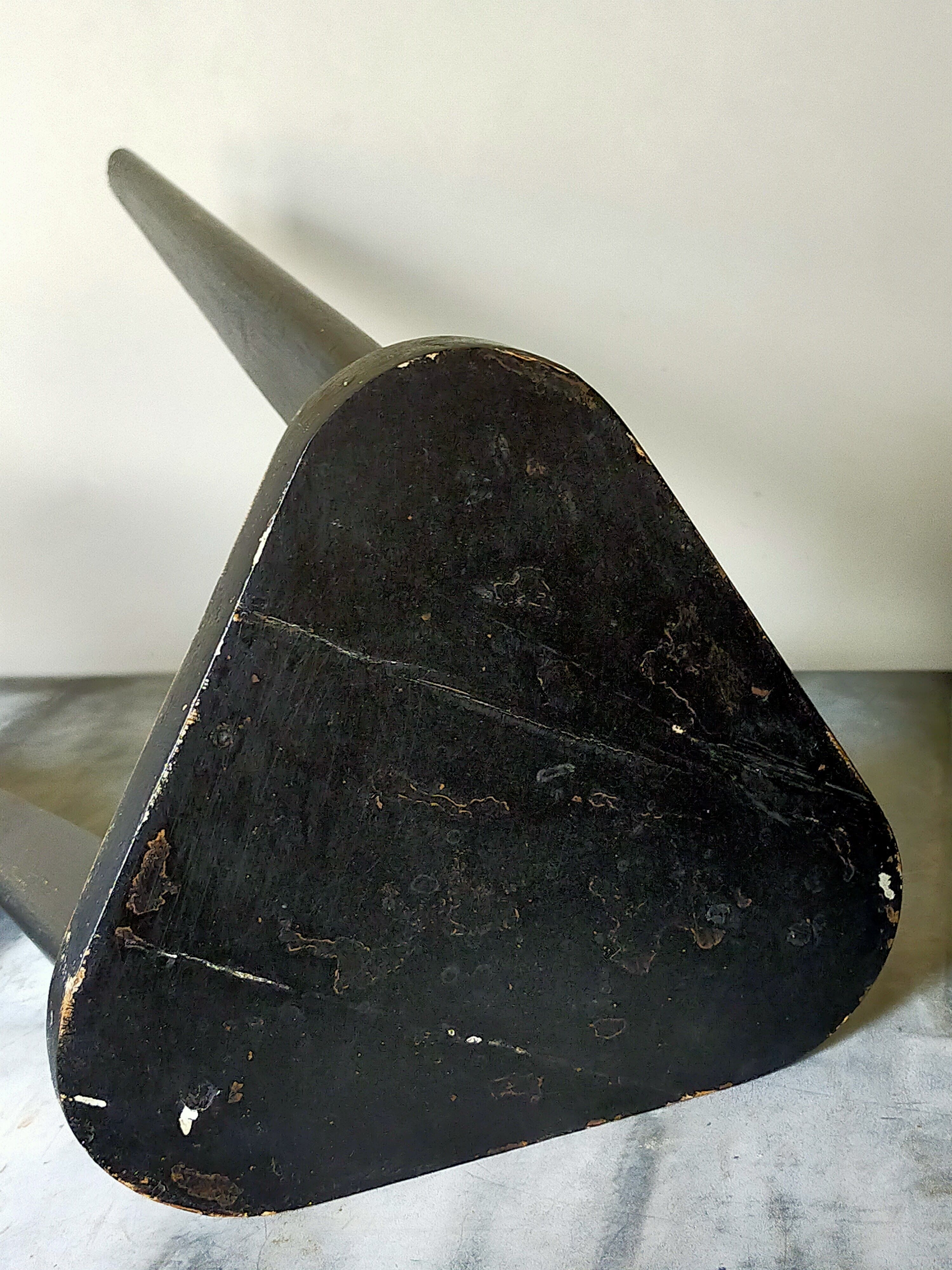 Pair of old tripod tripod harnesses black patina