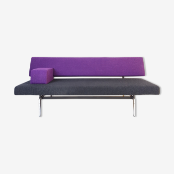 Sofa bed Gijs van der Sluis purple anthracite kvadrat wool upholstery