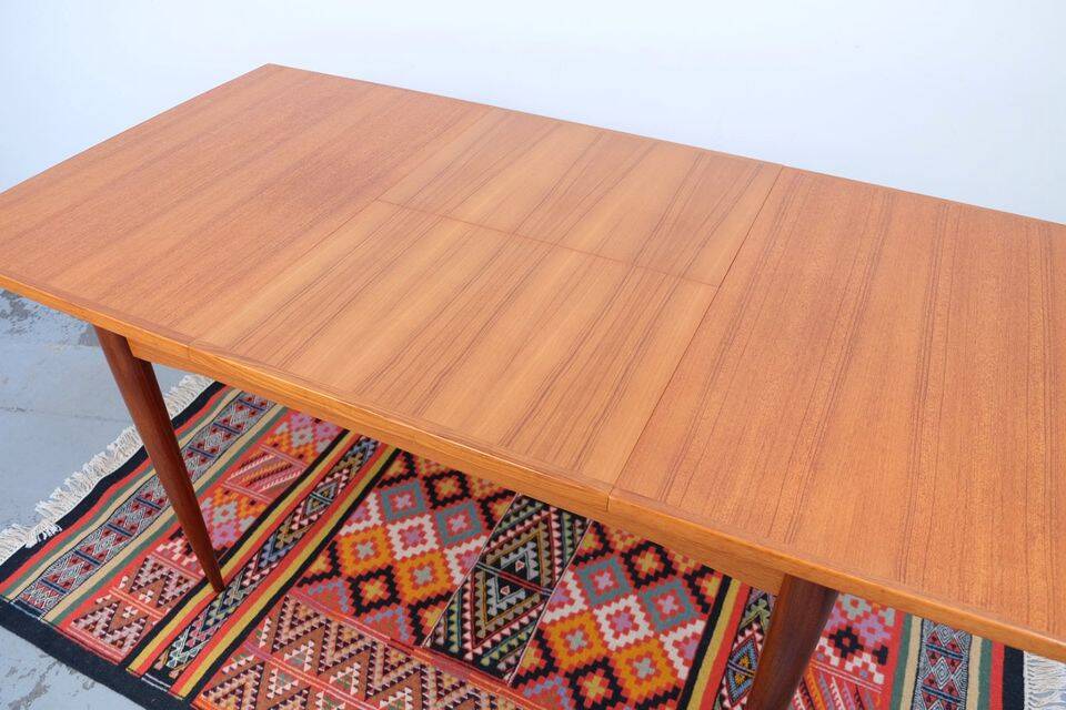 Vintage dining table from the 60s/70s, in teak, retro/vintage style, made of teak.