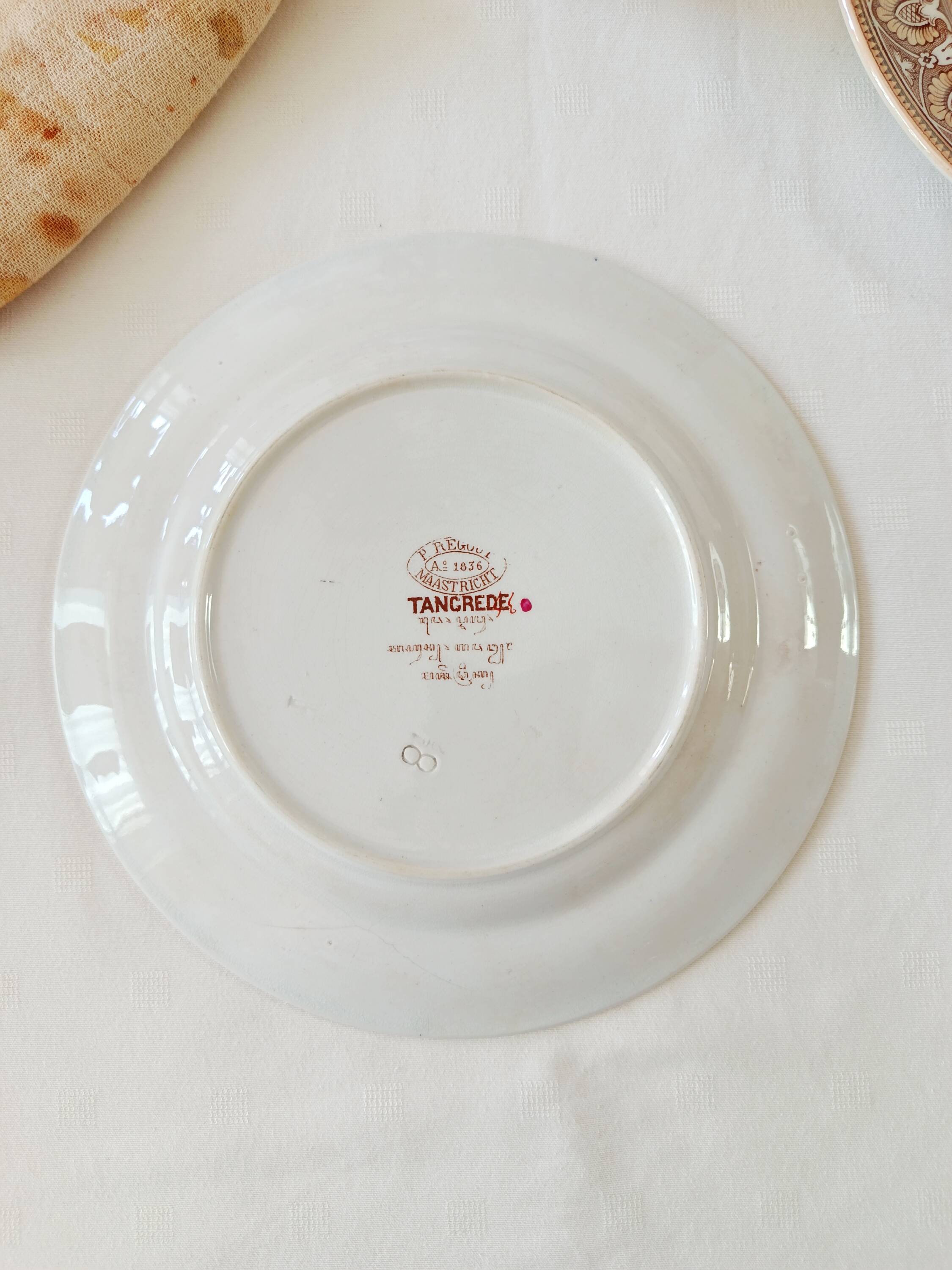 Set of 2 flat plates Petrus Regout, Tancrède