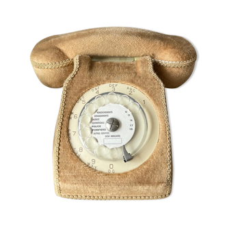 Vintage 1976 phone with cover