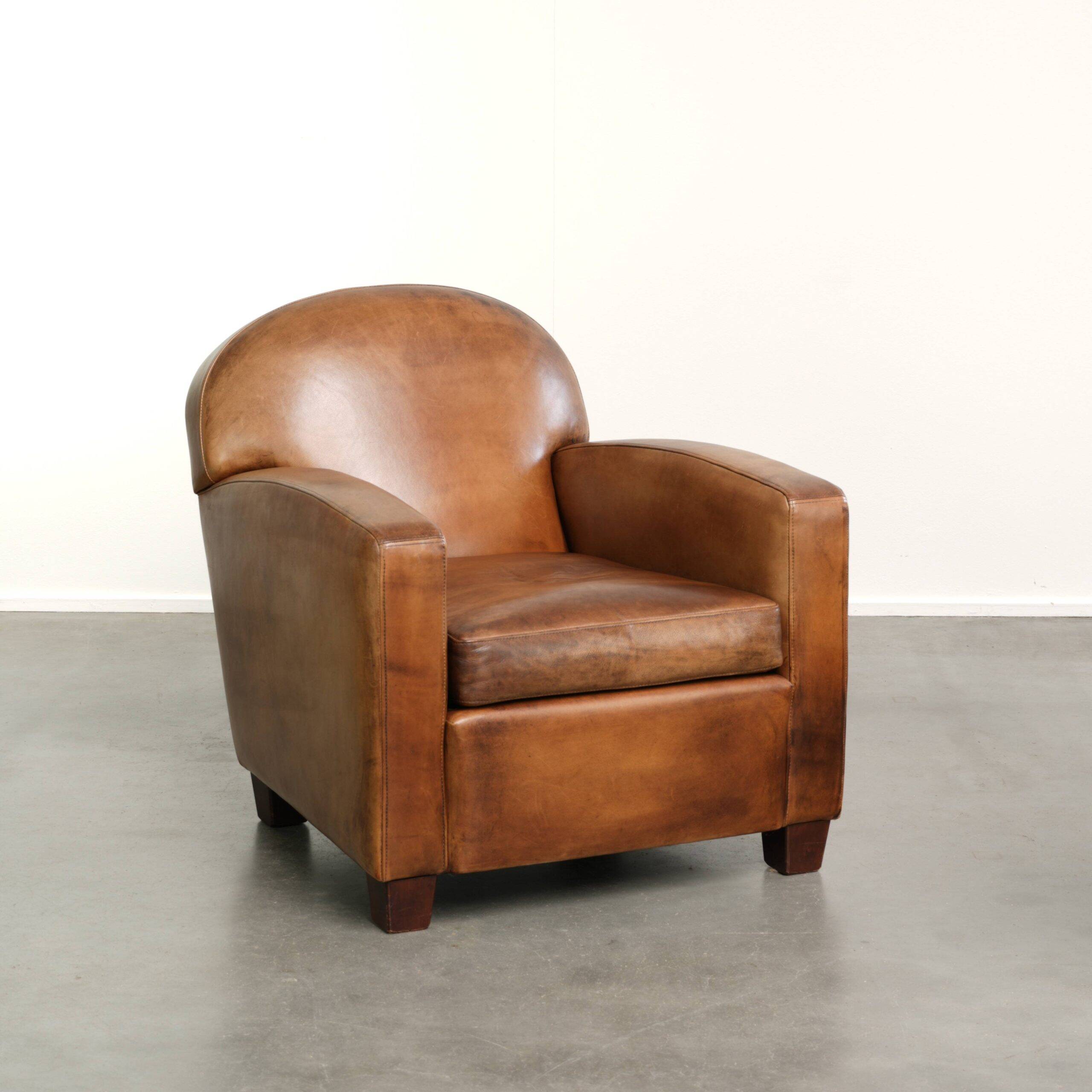 Sleekly designed sheepskin design armchair with a great appearance