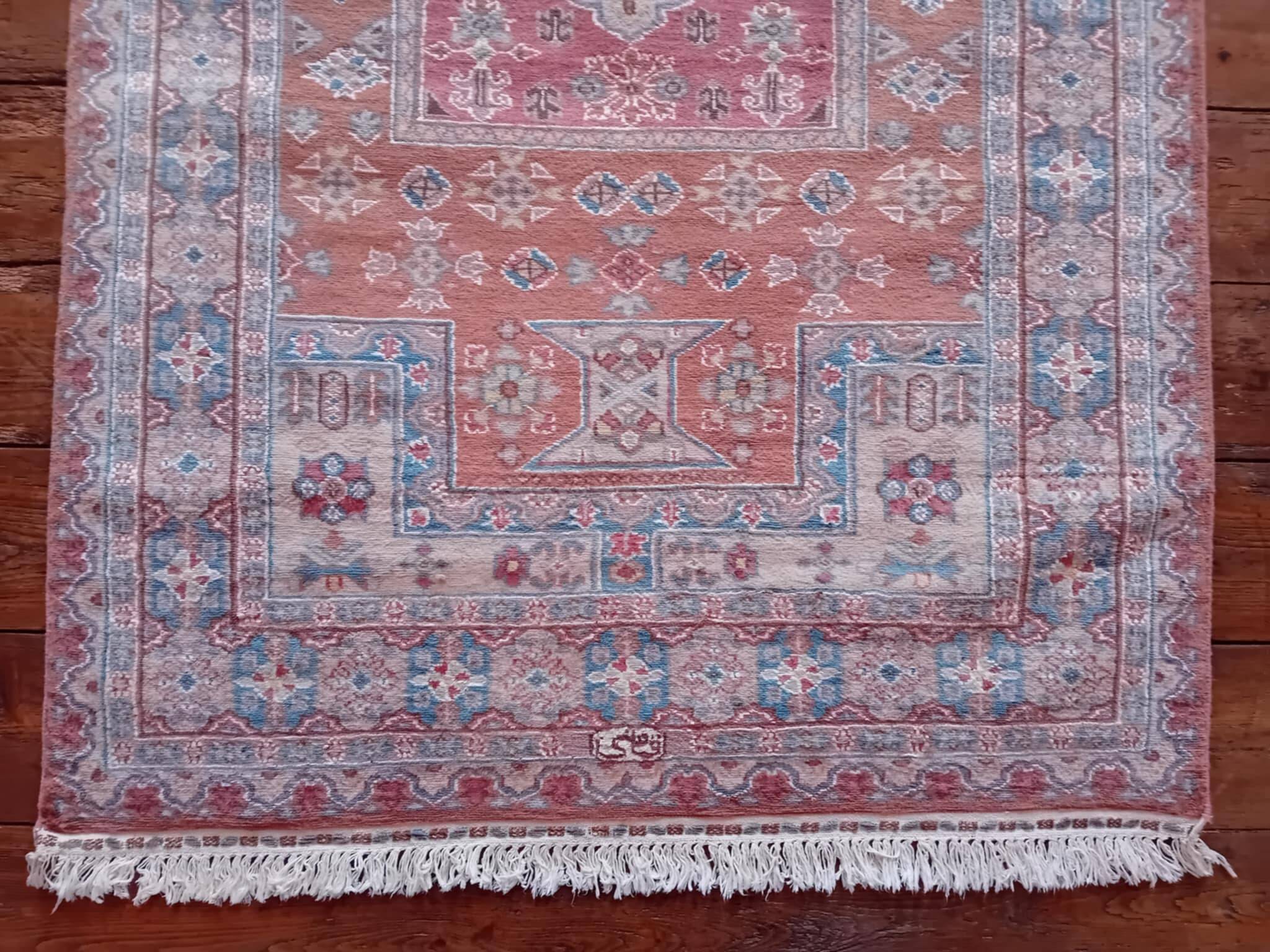 Handmade Pakistani Kafkazi Rug 180x131cm