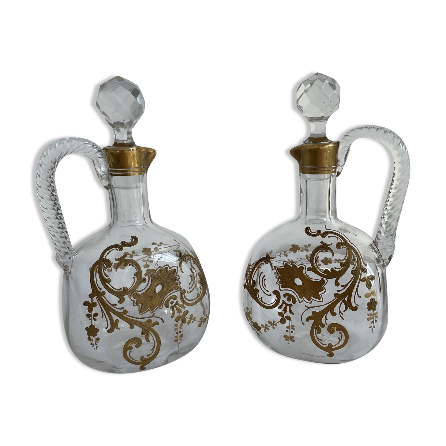 Paire de carafes Cristallerie Baccarat cristal blanc peint à l'or fin, Art Nouveau, 1900