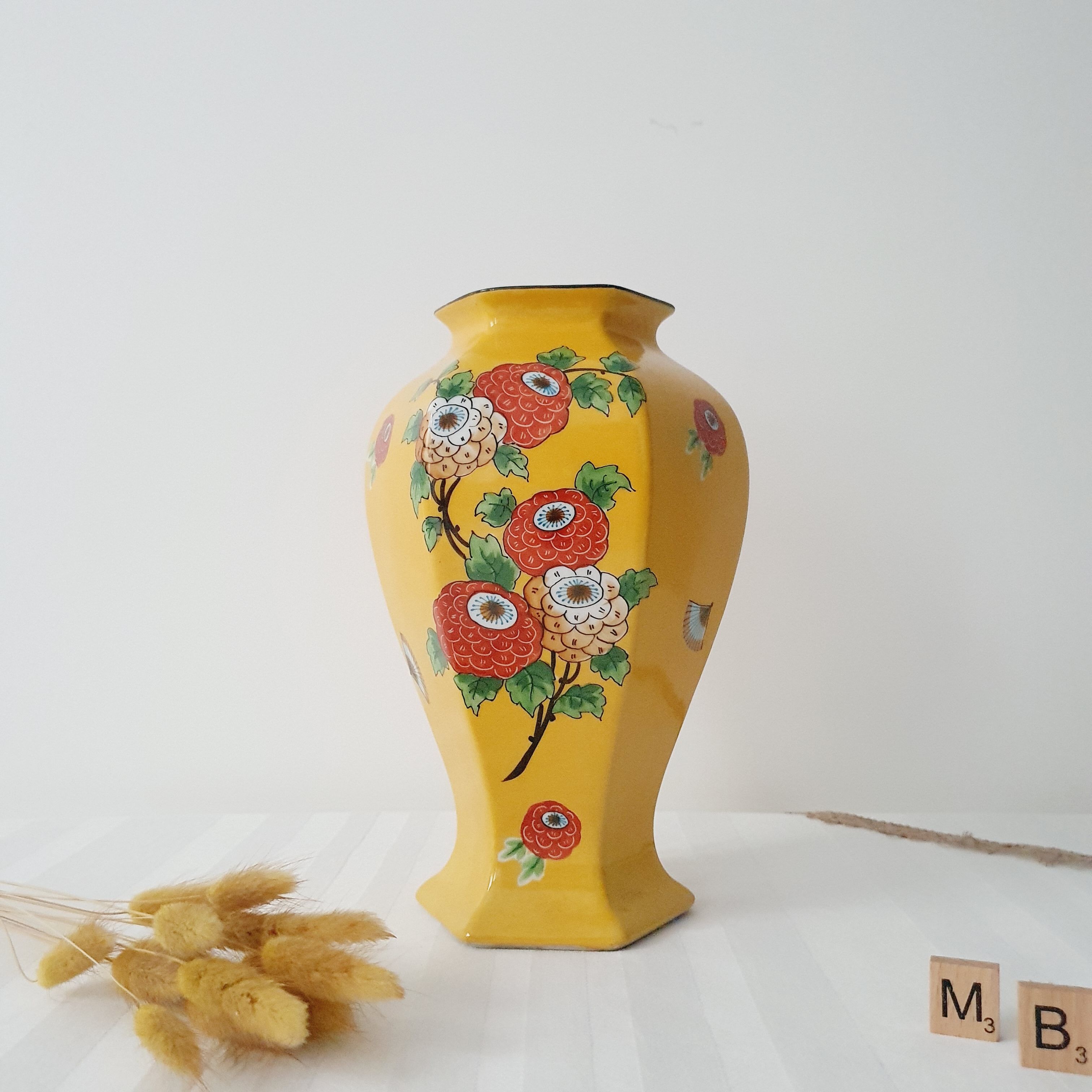 Yellow porcelain vase Japanese decoration