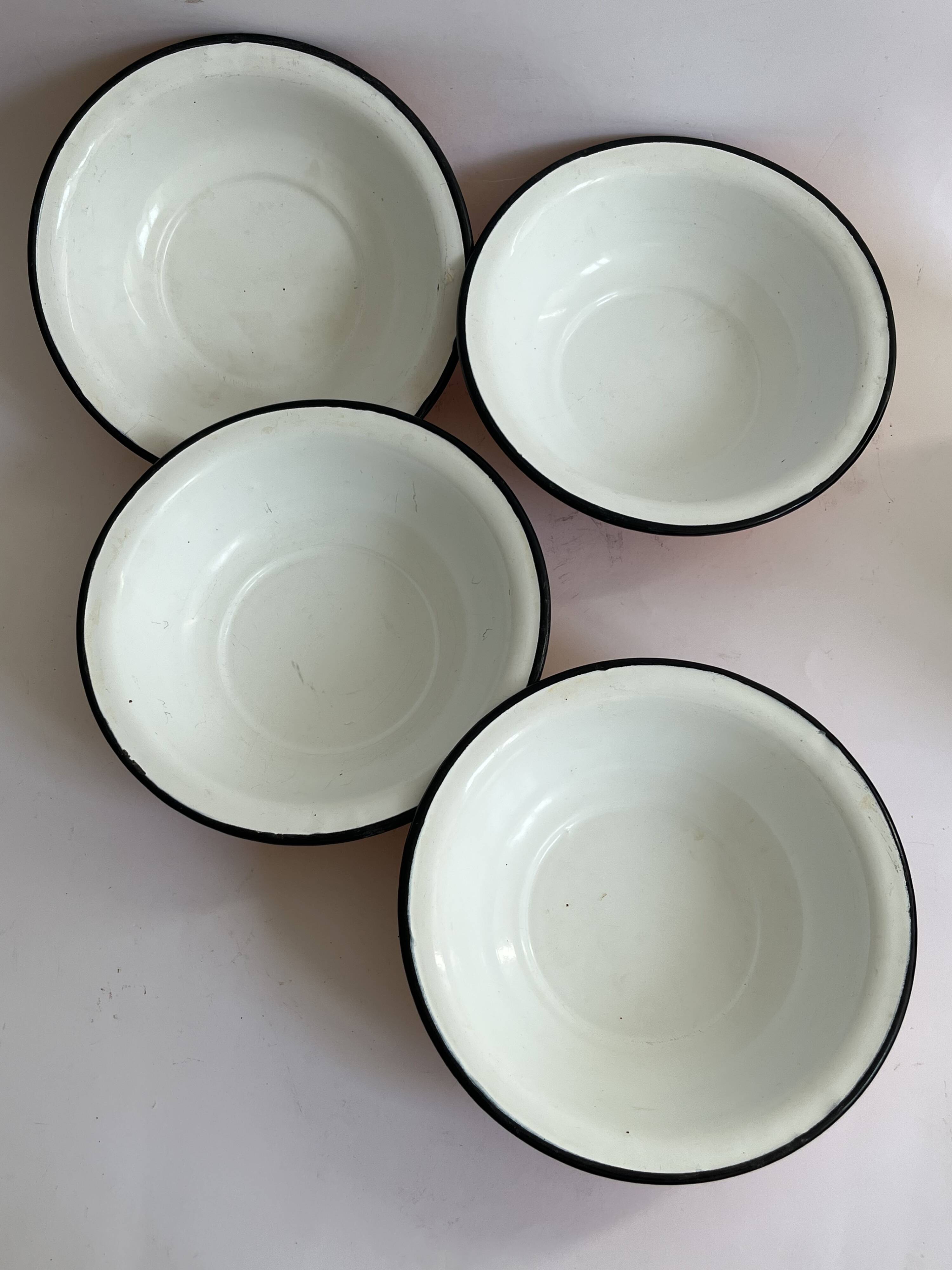 Ensemble de bols émaillés, coupelles vintage