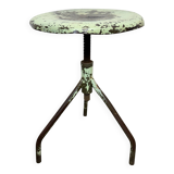 Tabouret pivotant industriel en fer vert, années 1960