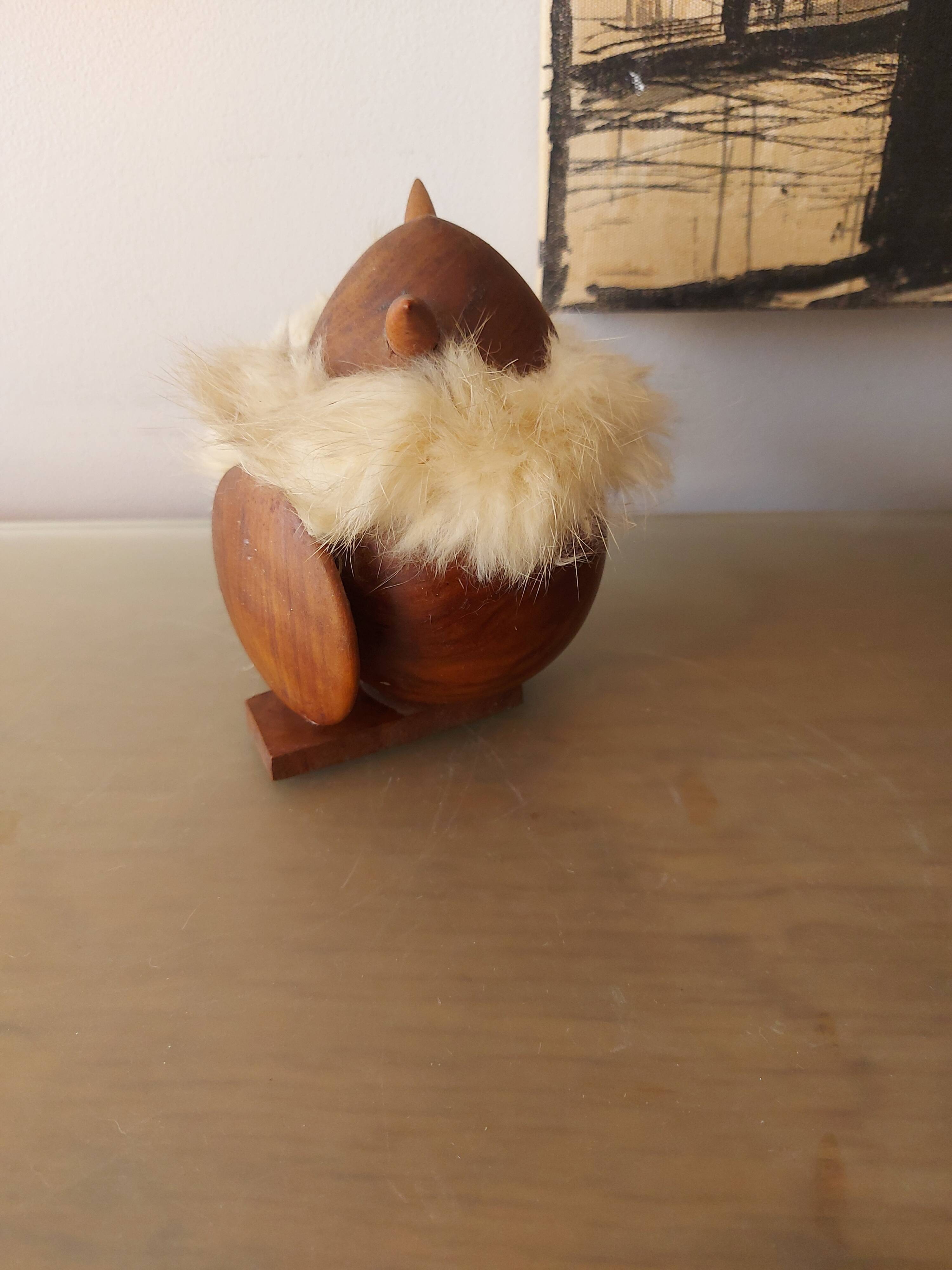 Figurine viking en teck