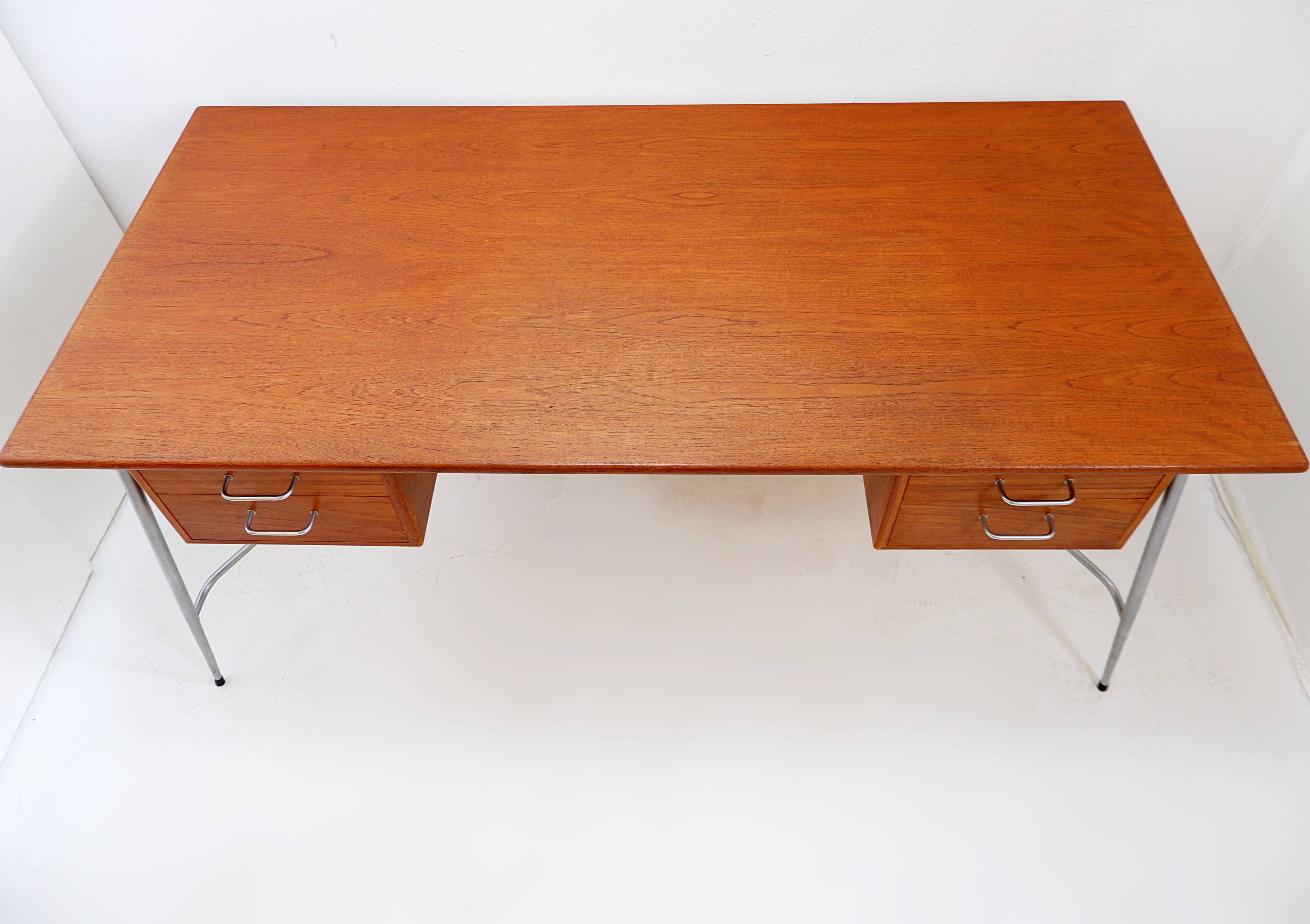 Model 202 teak desk by Børge Mogensen, 1950s