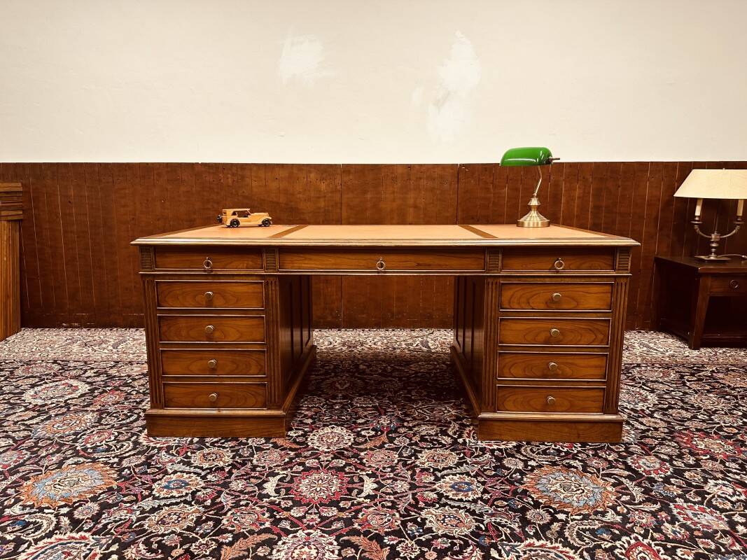 Bureau classique anglais Partnerdesk