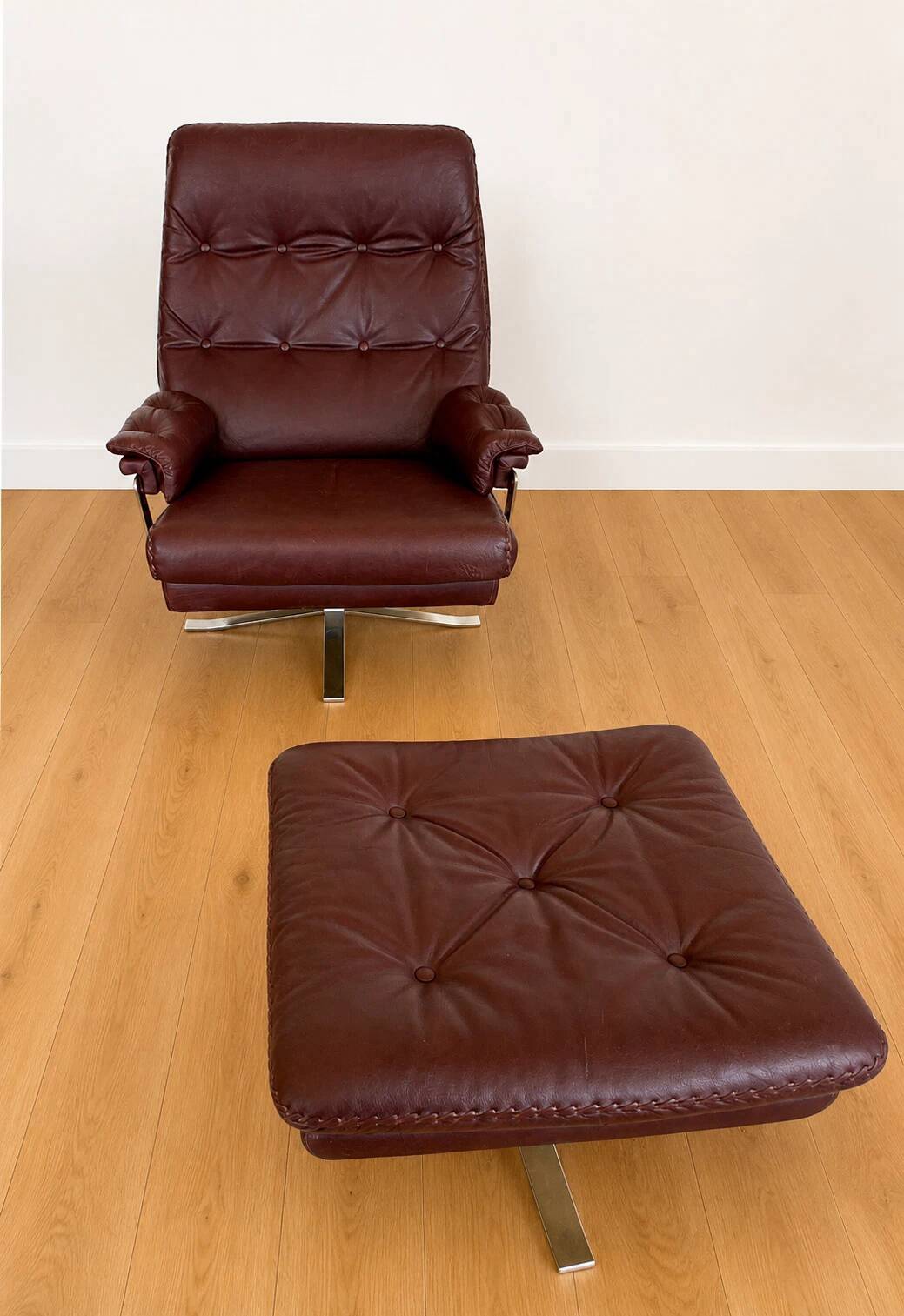 Vintage retro Arne Norell lounge chair & stool in burgundy leather