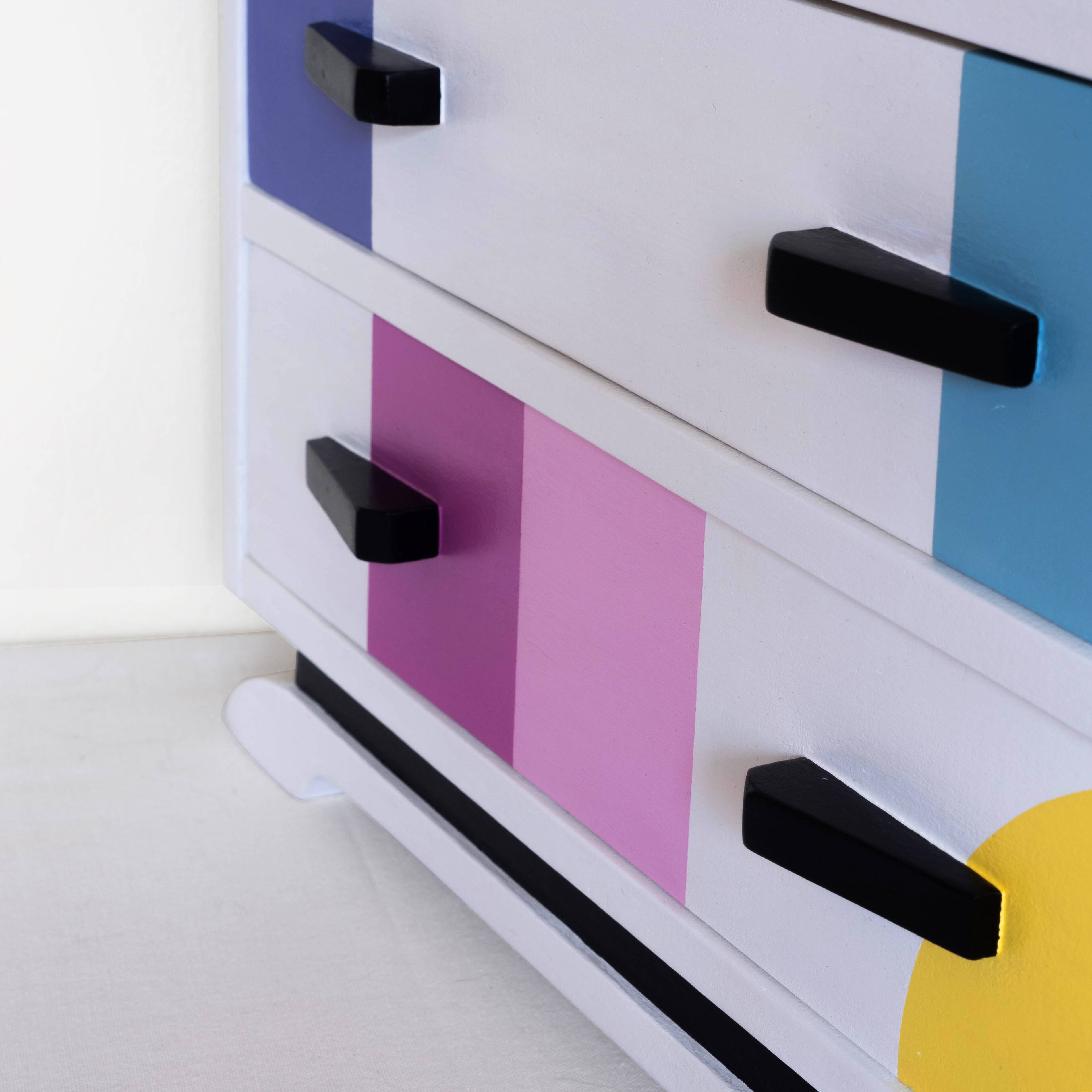 Doll chest of drawers
