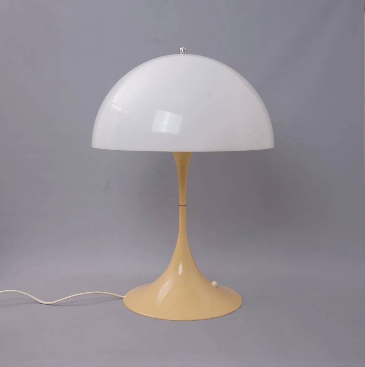 Lampe de table Panthella de Verner Panton pour Louis Poulsen