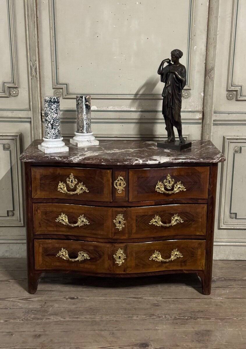 Louis XV chest of drawers in veneer and gilded bronze, Rance marble, 18th century