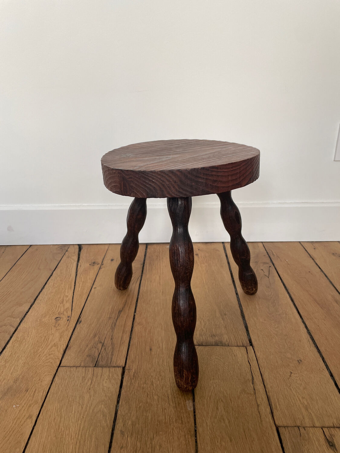 Tripod stool