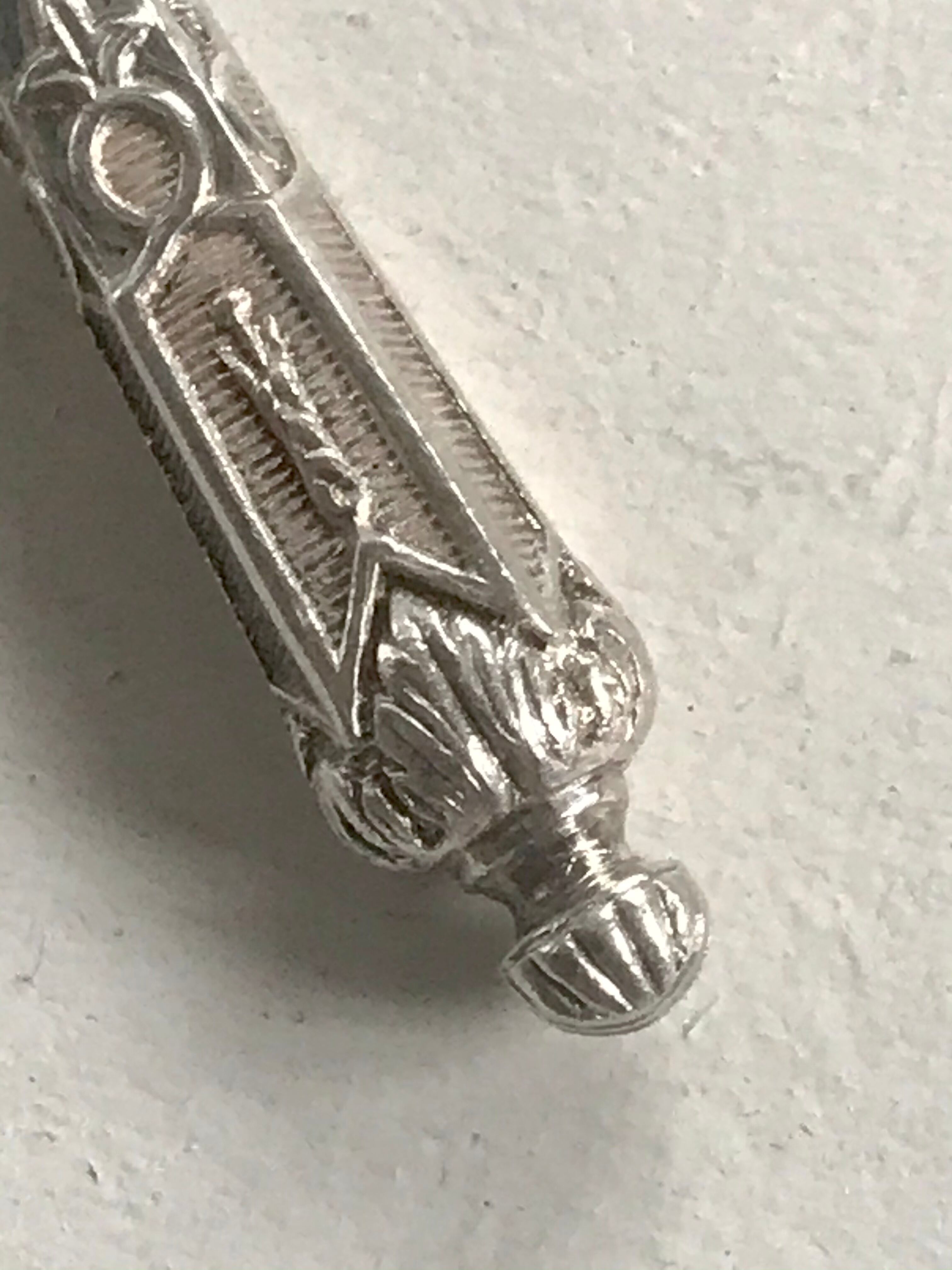 12 teaspoons silver metal