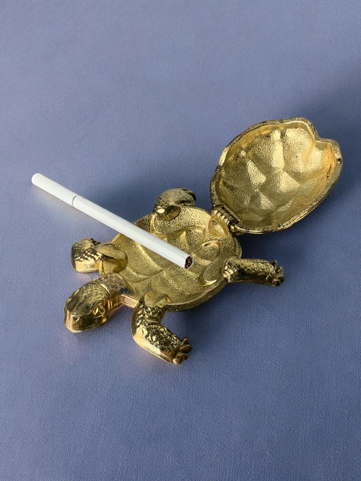 Regency turtle ashtray in brass, Spain, 1980s
