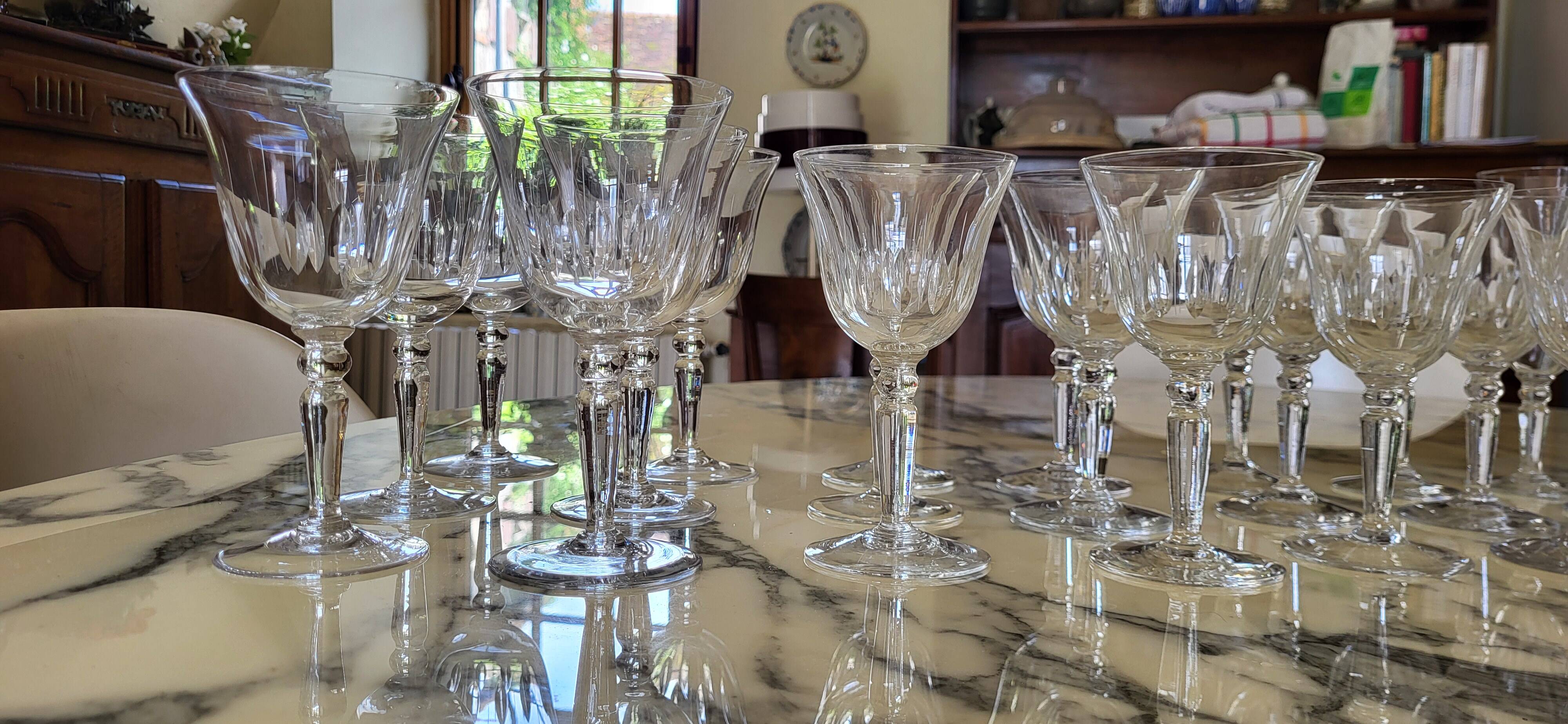 24-piece Art Deco glassware set