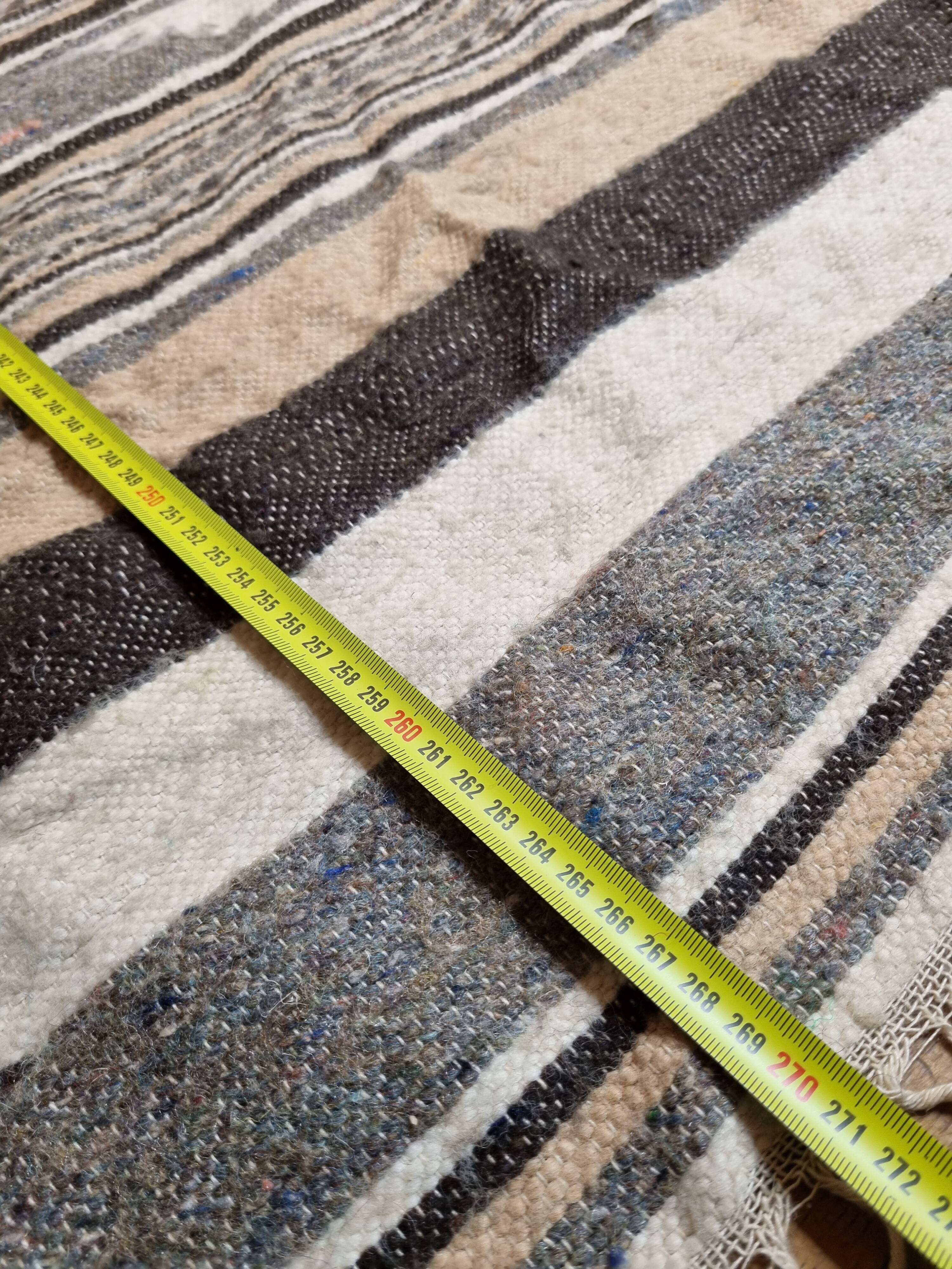 Berber carpet in wool with ethnic geometric patterns, 271 cm x 178 cm