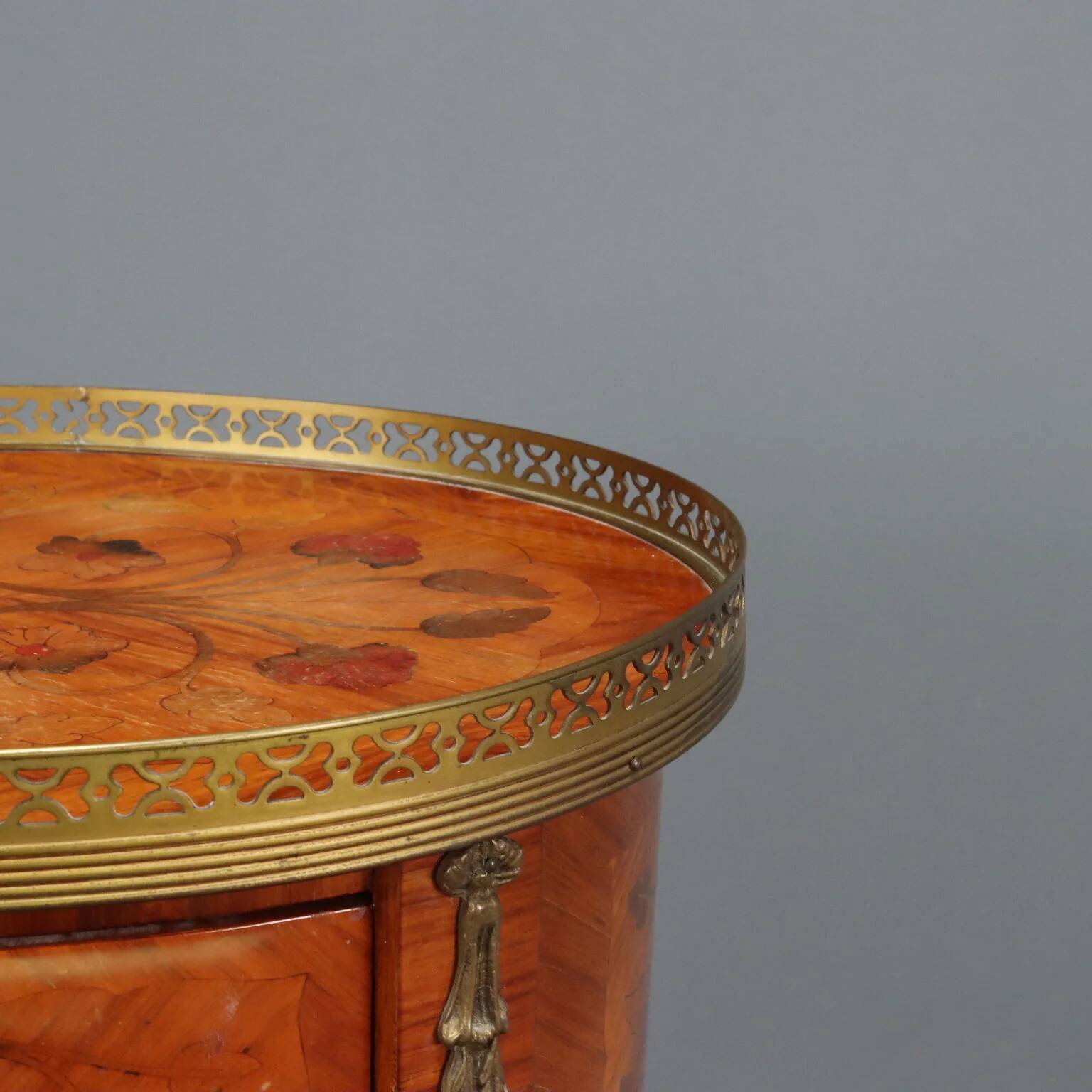 Tables de chevet anciennes style Napoléon III en bois de rose XXe siècle