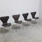 Set of 4 'Series 7' chairs in leather by Arne Jacobsen for Fritz Hansen, 1955